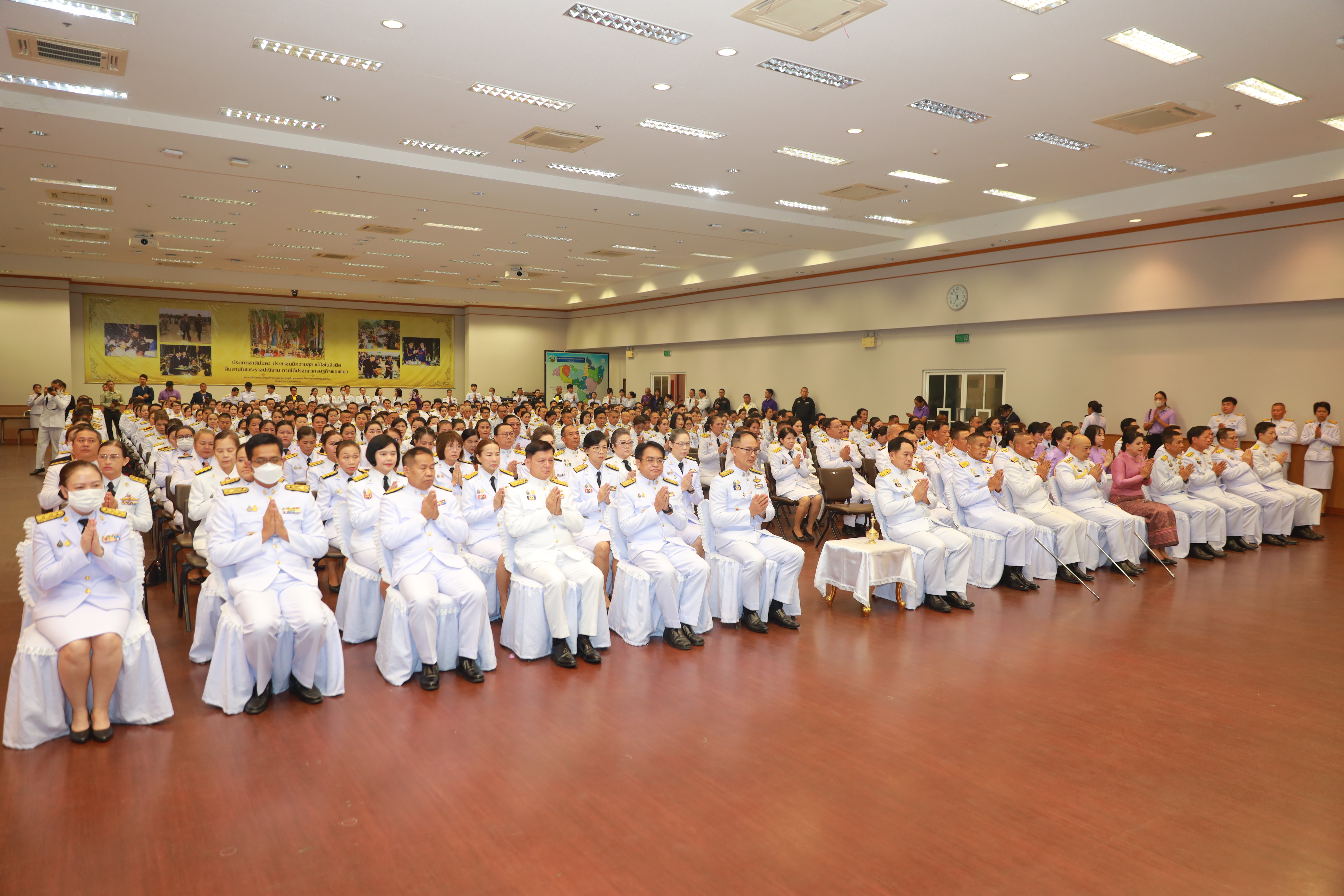 จังหวัดขอนแก่น : ประกอบพิธีทำบุญตักบาตรถวายพระราชกุศล เนื่องในโอกาสวันเฉลิมพระชนมพรรษา สมเด็จพระนางเจ้า ฯ พระบรมราชินี 3 มิถุนายน 2567