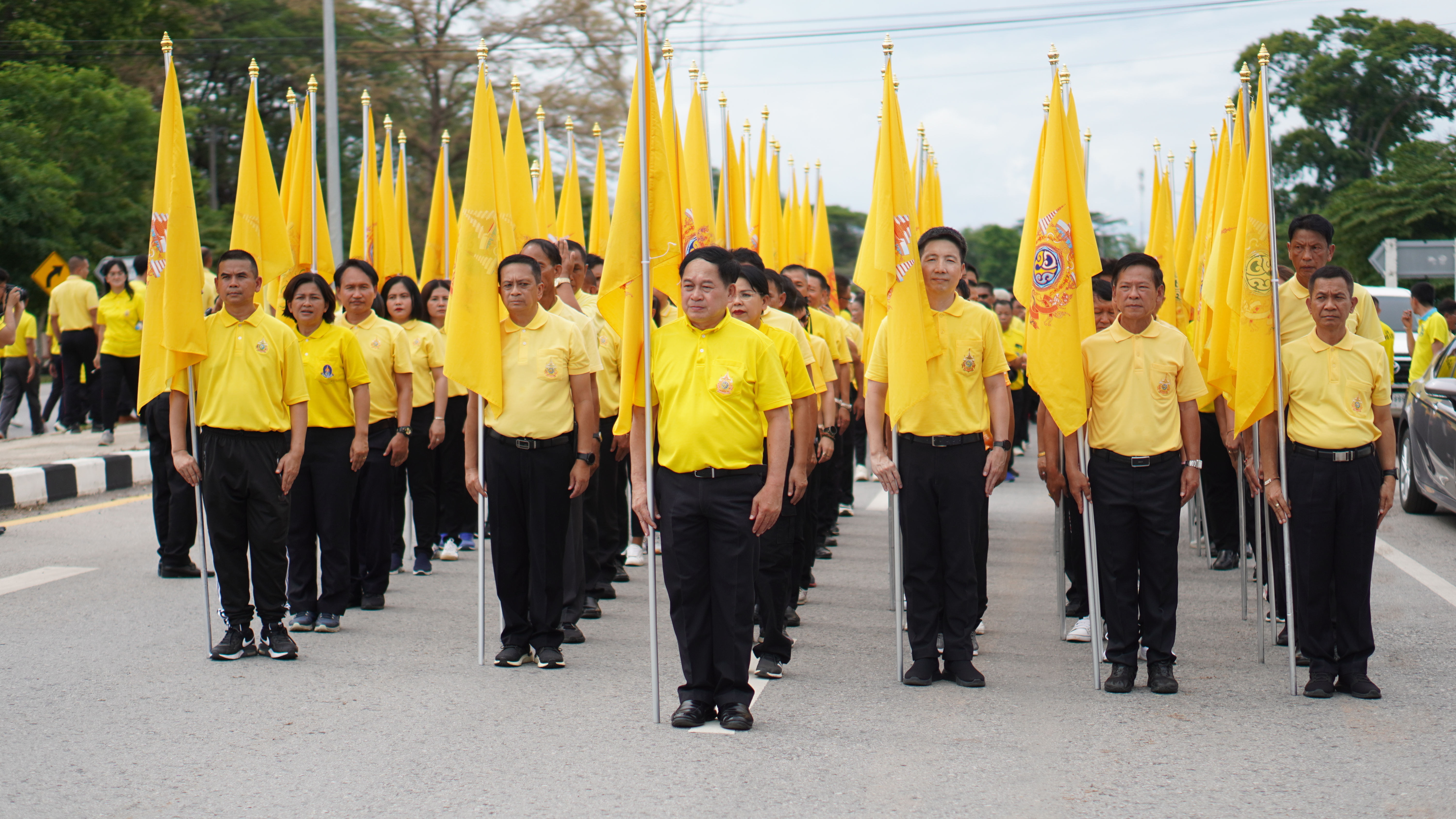 จังหวัดขอนแก่น : รับมอบธงตราสัญลักษณ์ งานเฉลิมพระเกียรติพระบาทสมเด็จพระเจ้าอยู่หัว เนื่องในโอกาสพระราชพิธีมหามงคลเฉลิมพระชนมพรรษา 6 รอบ 28 กรกฎาคม 2567 สายที่ 3 จากจังหวัดเลย