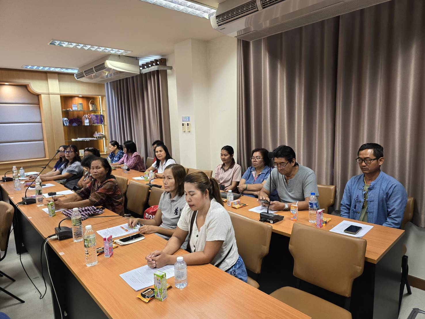 พช.ขอนแก่น : ประชุมเตรียมความพร้อมผู้ประกอบการ OTOP ขอนแก่น เข้าร่มงาน OTOP Midyear 2024 ระหว่างวันที่ 8-16 มิถุนายน 2567