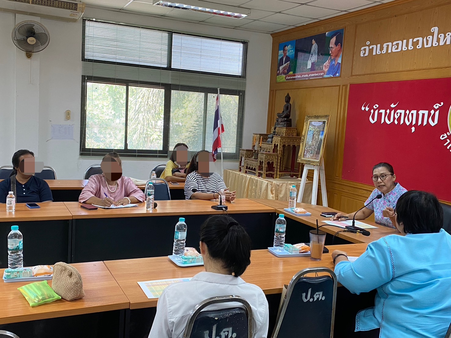 พช.ขอนแก่น : ลงพื้นที่ติดตามและสนับสนุนการดำเนินงาน การบริหารจัดการหนี้ค้างชำระกองทุนพัฒนาบทบาทสตรี อำเภอแวงใหญ่
