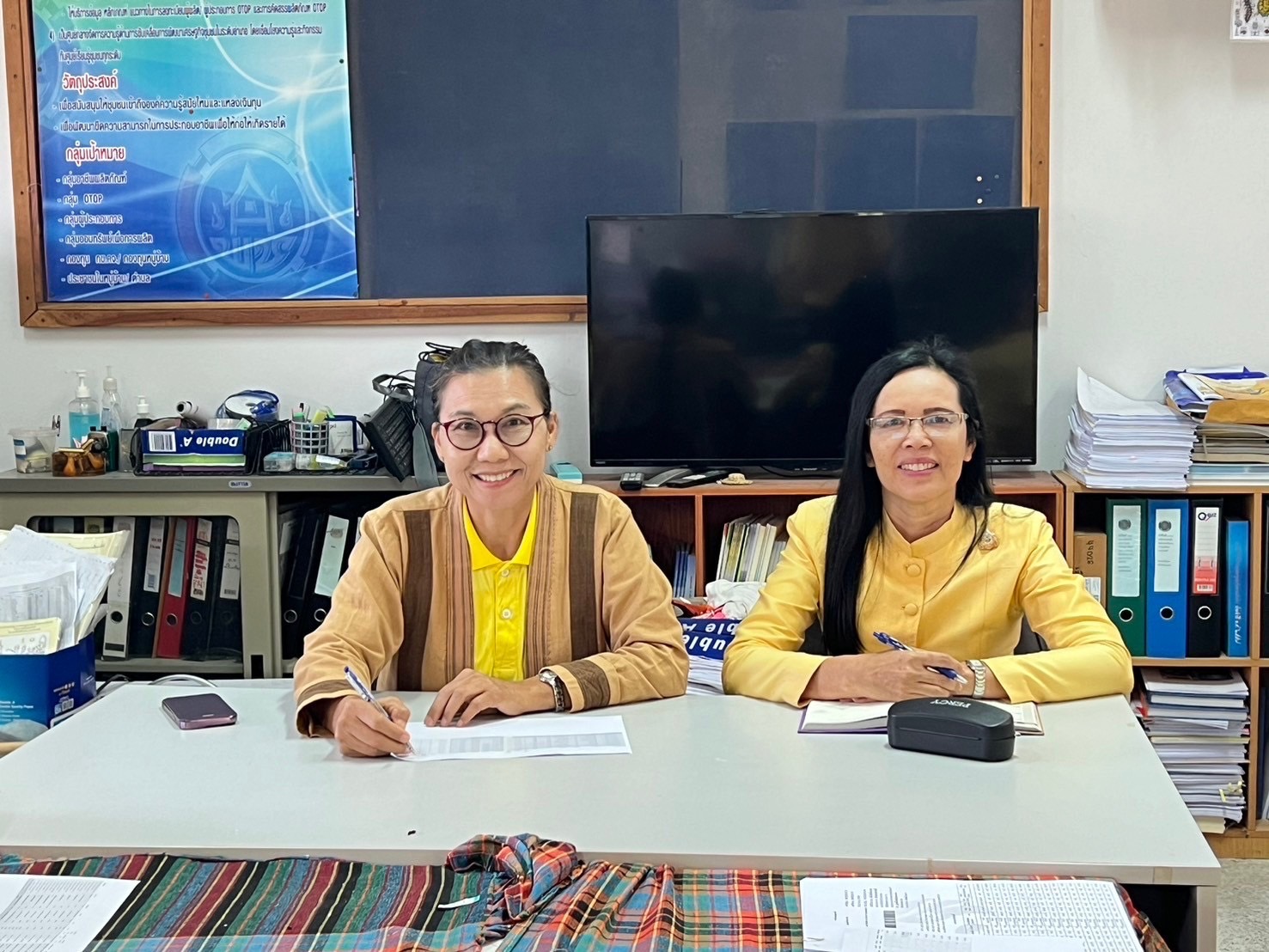 พช.ขอนแก่น : ลงพื้นที่ติดตามและสนับสนุนการดำเนินงาน การบริหารจัดการหนี้ค้างชำระกองทุนพัฒนาบทบาทสตรี