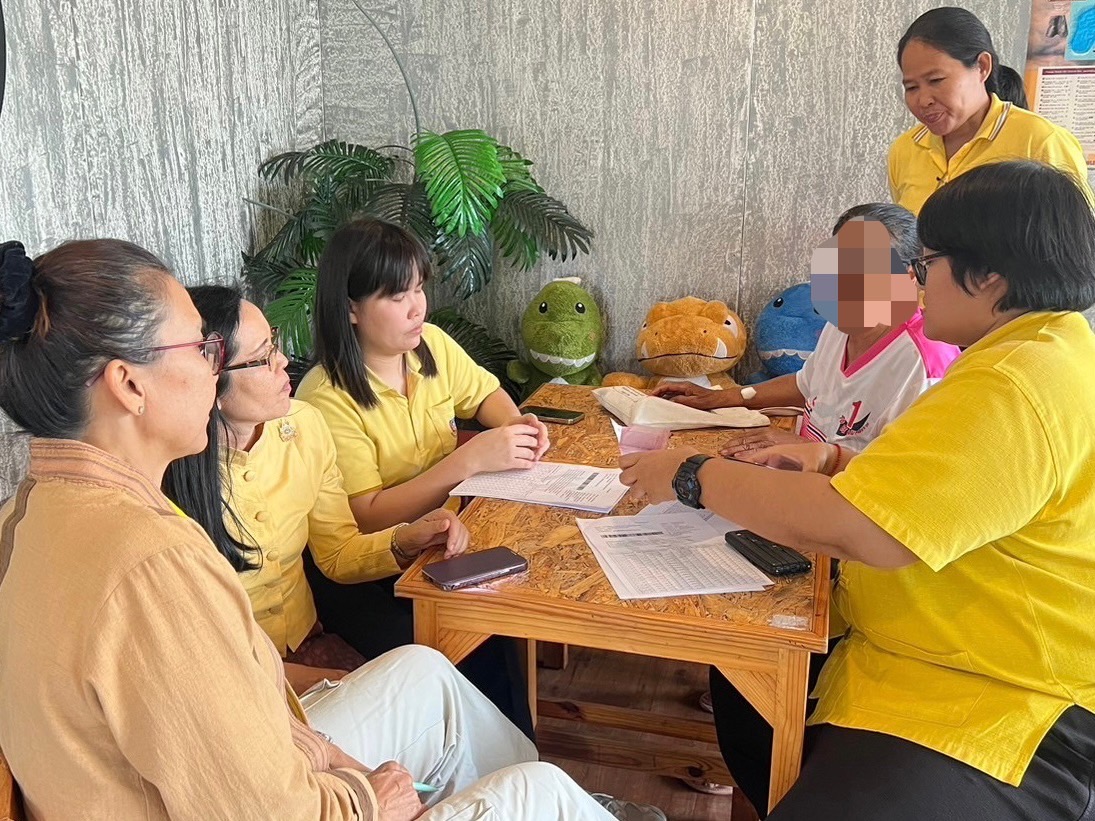 พช.ขอนแก่น : ลงพื้นที่ติดตามและสนับสนุนการดำเนินงาน การบริหารจัดการหนี้ค้างชำระกองทุนพัฒนาบทบาทสตรี