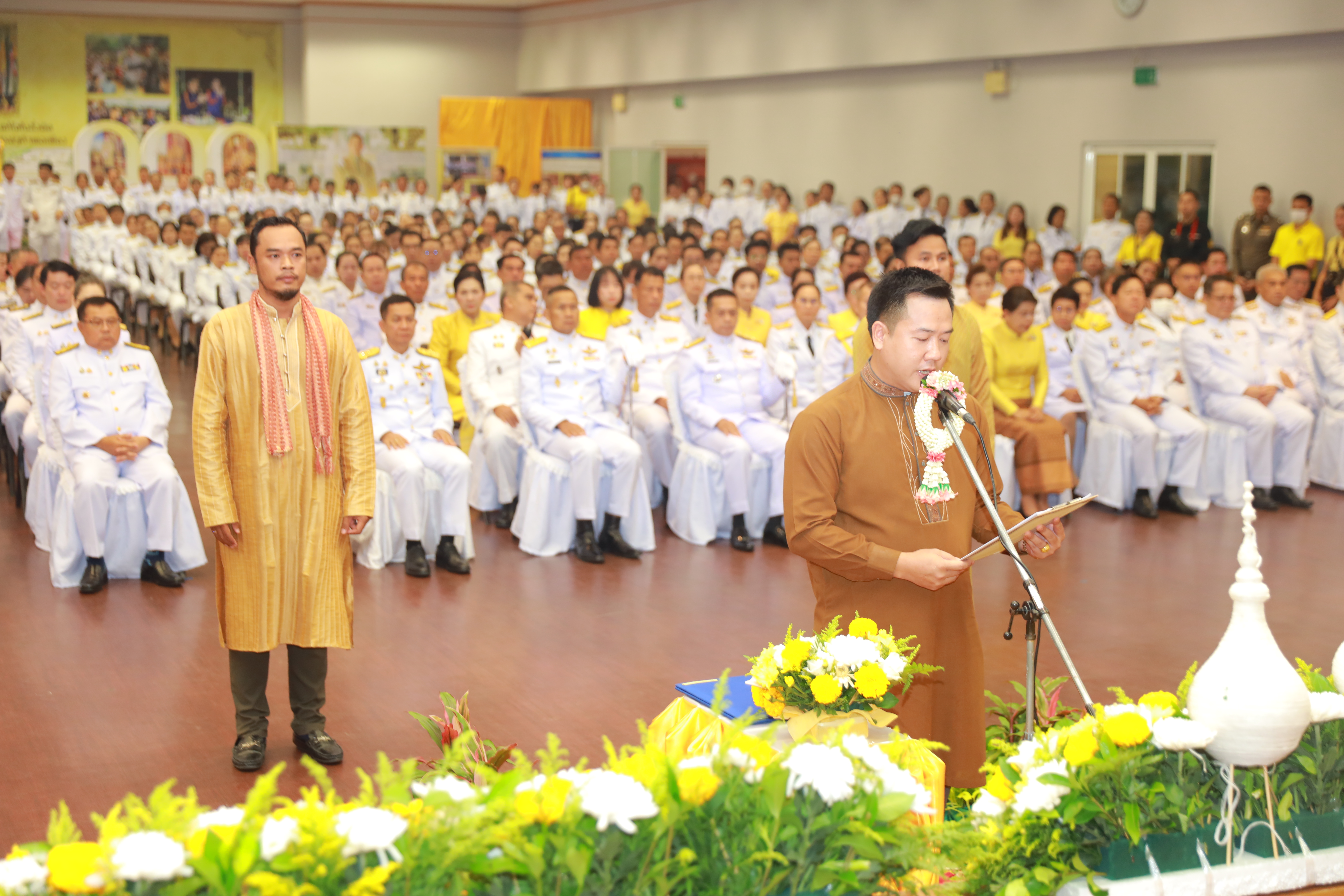 พช.ขอนแก่น : ร่วมพิธีเจริญพระพุทธมนต์ถวายพระพรชัยมงคล และทำบุญตักบาตรถวายพระราชกุศล เนื่องในโอกาสวันเฉลิมพระชนมพรรษา พระบาทสมเด็จพระเจ้าอยู่หัว