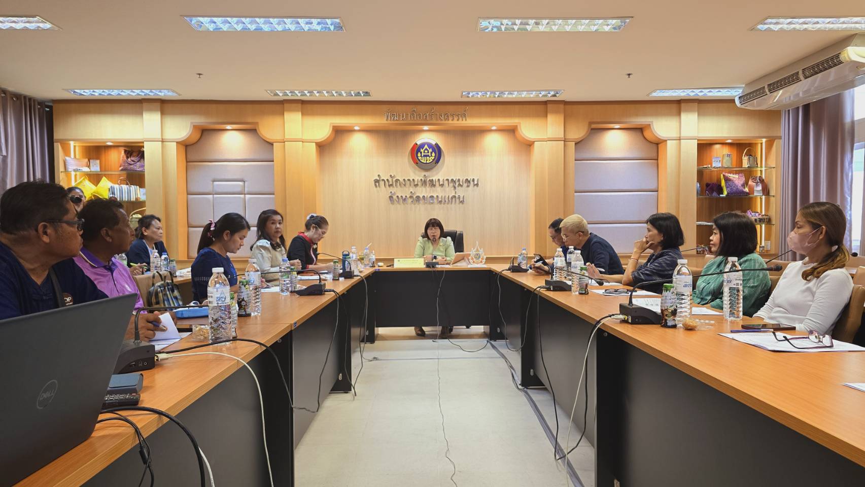 พช.ขอนแก่น : ผู้ตรวจราชการกรม กรมการพัฒนาชุมชน เขตตรวจราชการที่ 12 (นางนวลจันทร์ ศรีมงคล) ร่วมประชุมคณะกรรมการเครือข่ายกลุ่มอาชีพฯ (OTOP) จังหวัดขอนแก่น ครั้งที่ 2/2567