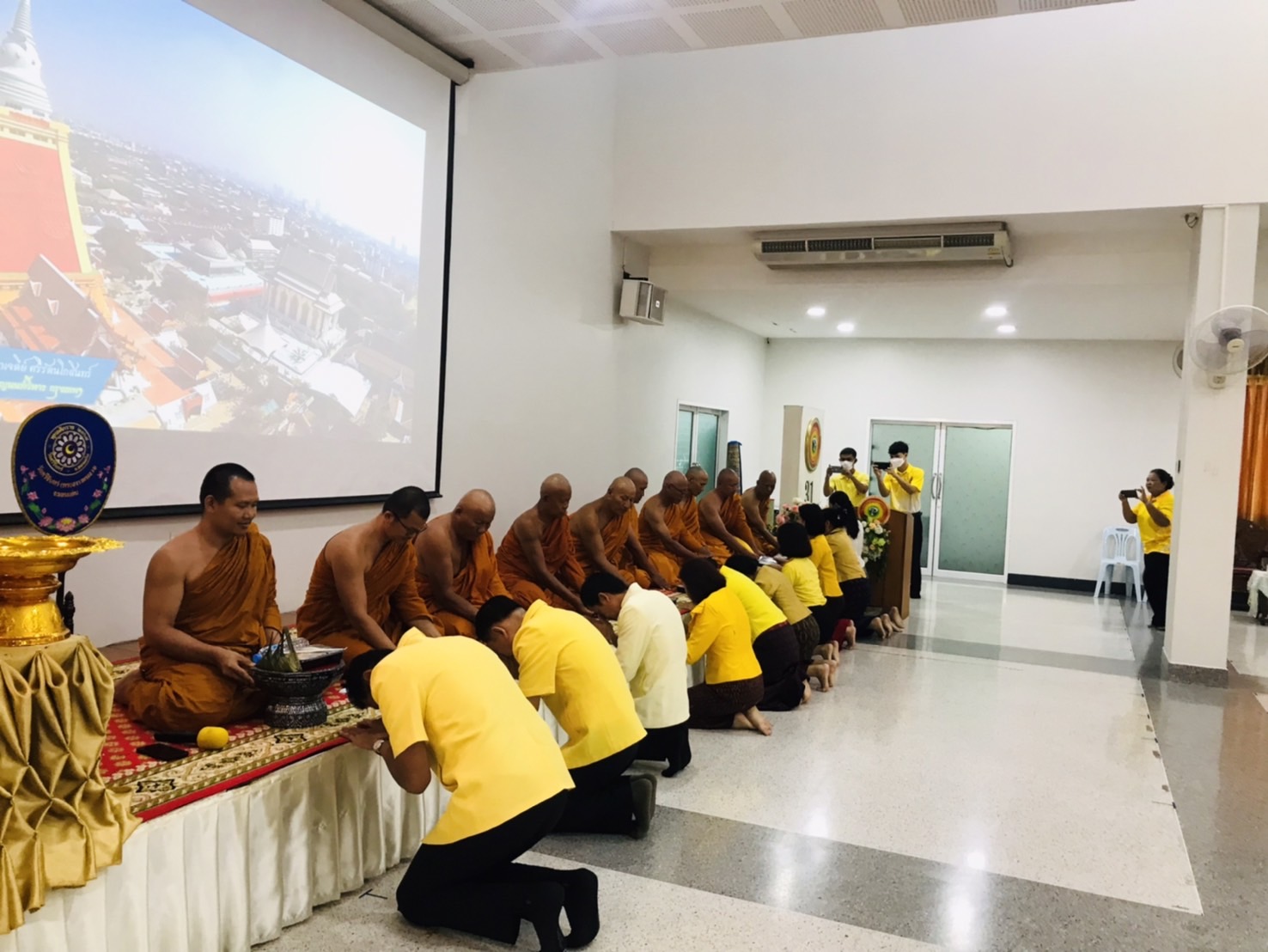 พช.ขอนแก่น : ร่วมพิธีทำบุญตักบาตรและเป็นเจ้าภาพถวายเพลภัตตาหารเพลโครงการอุปสมบทเฉลิมพระเกียรติพระบาทสมเด็จพระเจ้าอยู่หัว เนื่องในโอกาสพระราชพิธีมหามงคลเฉลิมพระชนมพรรษา 6 รอบ 28 กรกฎาคม 2567
