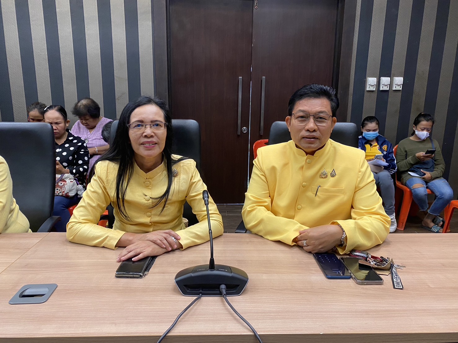 พช.ขอนแก่น ร่วมกับ ศาลจังหวัดชุมแพ จัดกิจกรรมไกล่เกลี่ยแก้หนี้ค้างชำระกองทุนพัฒนาบทบาทสตรี