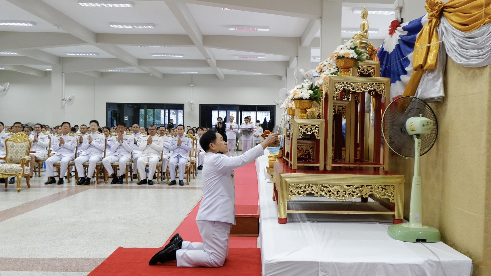 พช.ขอนแก่น : ร่วมพิธีบำเพ็ญกุศลถวายพระราชกุศลแด่ พระบาทสมเด็จพระจอมเกล้าเจ้าอยู่หัว พระสยามเทวมหามกุฏวิทยมหาราช เนื่องในอภิลักขิตสมัย 200 ปี นับแต่ทรงพระผนวช