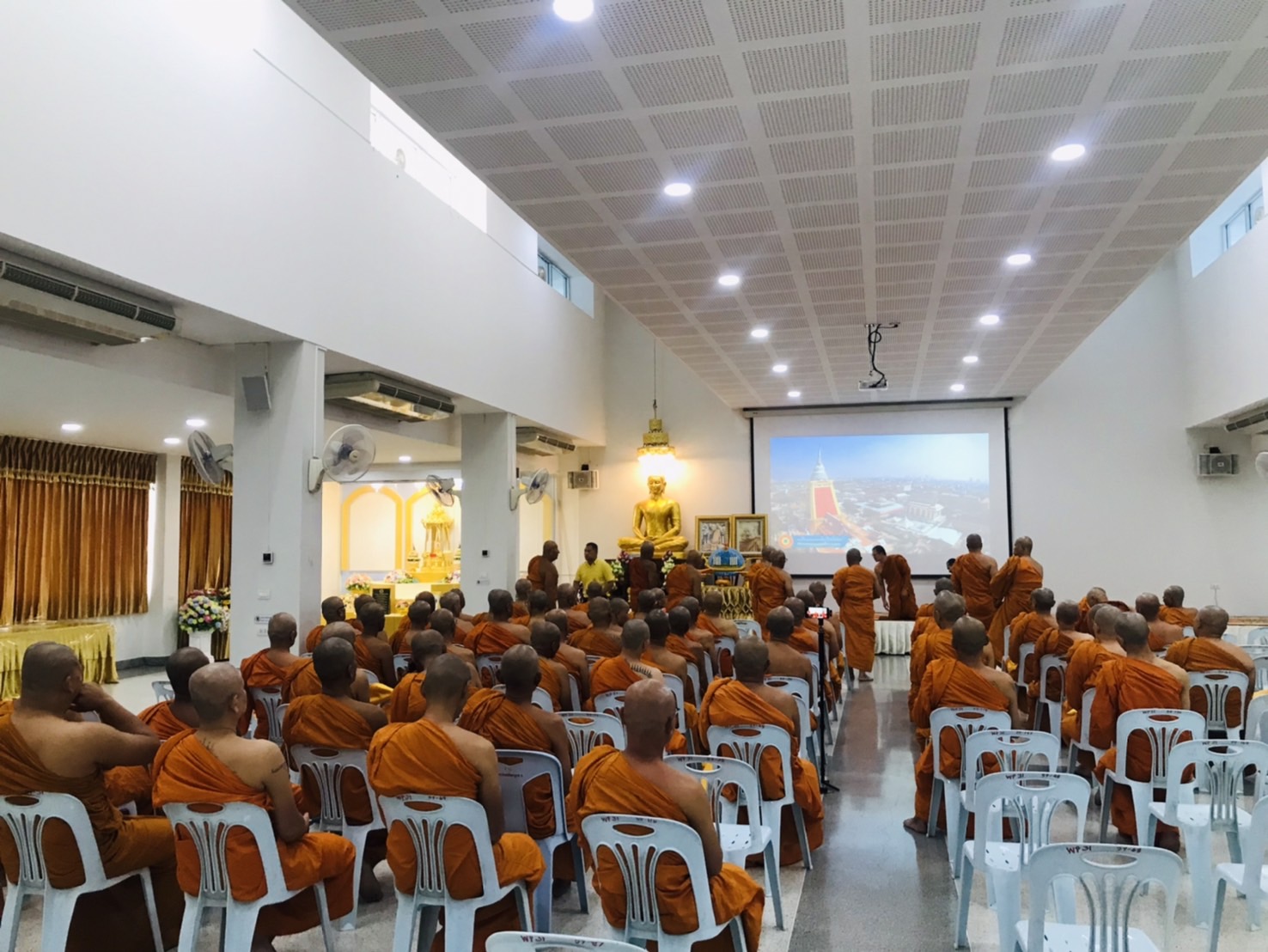 พช.ขอนแก่น : ร่วมพิธีทำบุญตักบาตรและเป็นเจ้าภาพถวายเพลภัตตาหารเพลโครงการอุปสมบทเฉลิมพระเกียรติพระบาทสมเด็จพระเจ้าอยู่หัว เนื่องในโอกาสพระราชพิธีมหามงคลเฉลิมพระชนมพรรษา 6 รอบ 28 กรกฎาคม 2567