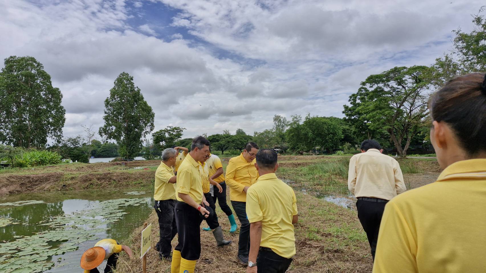 พช.ขอนแก่น : ร่วมโครงการปวงประชารมพลังร่วมใจรักษ์แหล่งน้ำเฉลิมพระเกียรติพระบทสมเด็จพระเจ้าอยู่หัว เนื่องในโอกาสพระราชพิธีมหามงคลเฉลิมพระชมพรรษา 6 รอบ 28 กรกฎาคม 2567