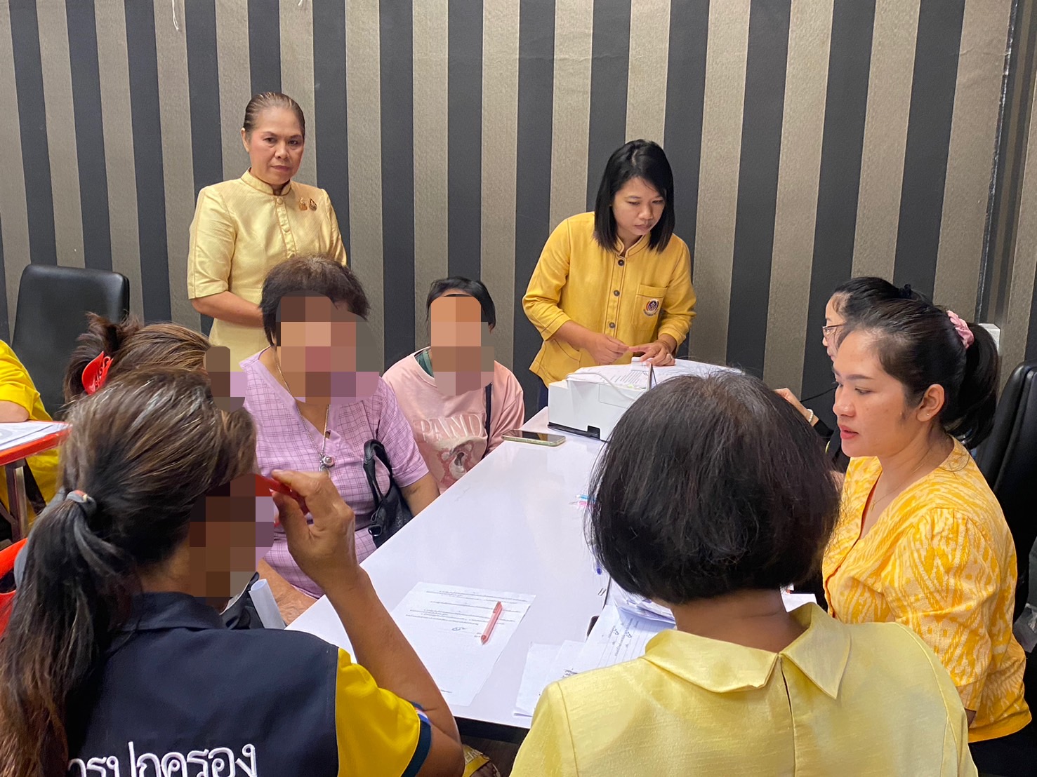 พช.ขอนแก่น ร่วมกับ ศาลจังหวัดชุมแพ จัดกิจกรรมไกล่เกลี่ยแก้หนี้ค้างชำระกองทุนพัฒนาบทบาทสตรี