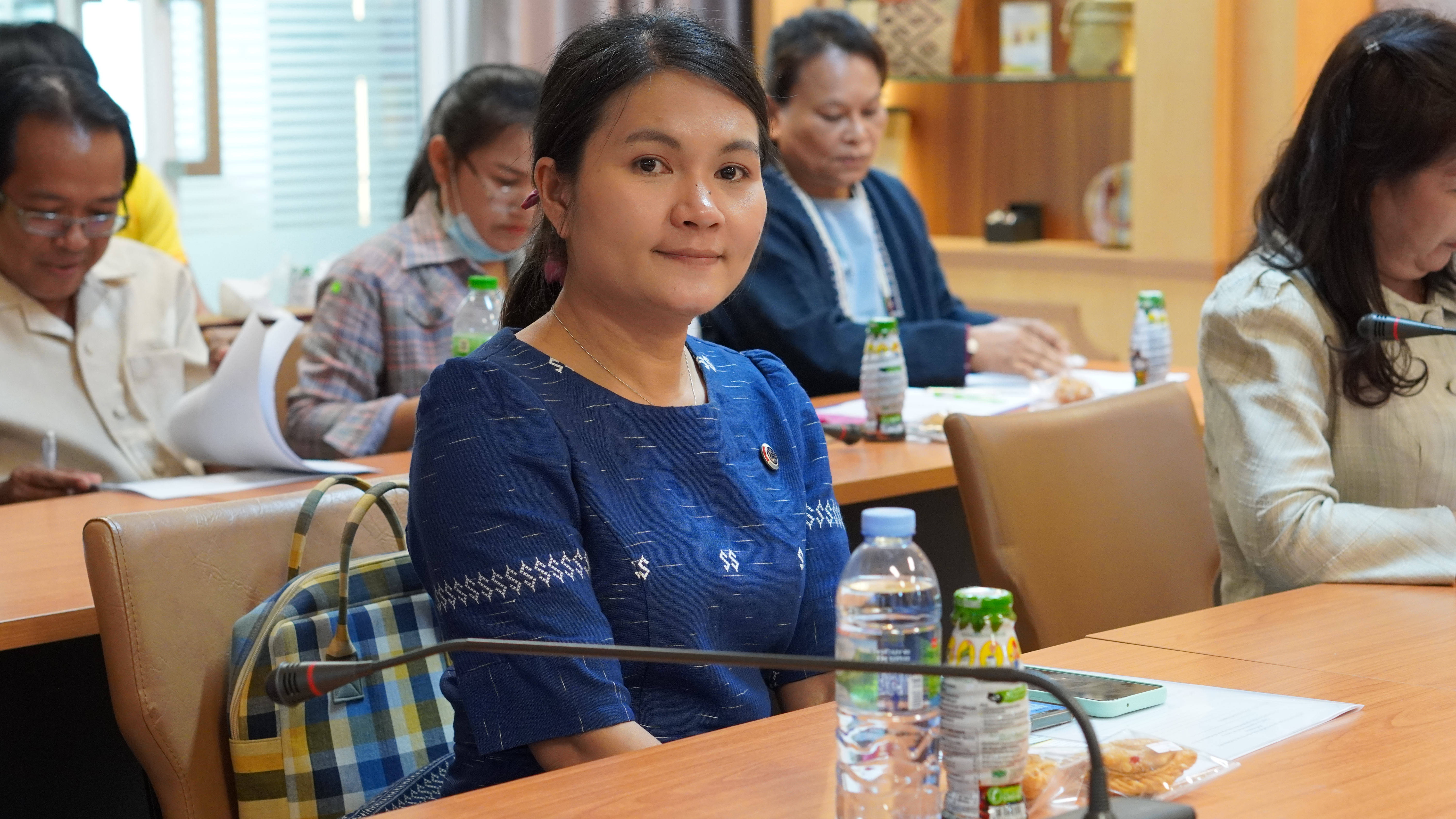 พช.ขอนแก่น : ผู้ตรวจราชการกรม กรมการพัฒนาชุมชน เขตตรวจราชการที่ 12 (นางนวลจันทร์ ศรีมงคล) ร่วมประชุมคณะกรรมการเครือข่ายกลุ่มอาชีพฯ (OTOP) จังหวัดขอนแก่น ครั้งที่ 2/2567