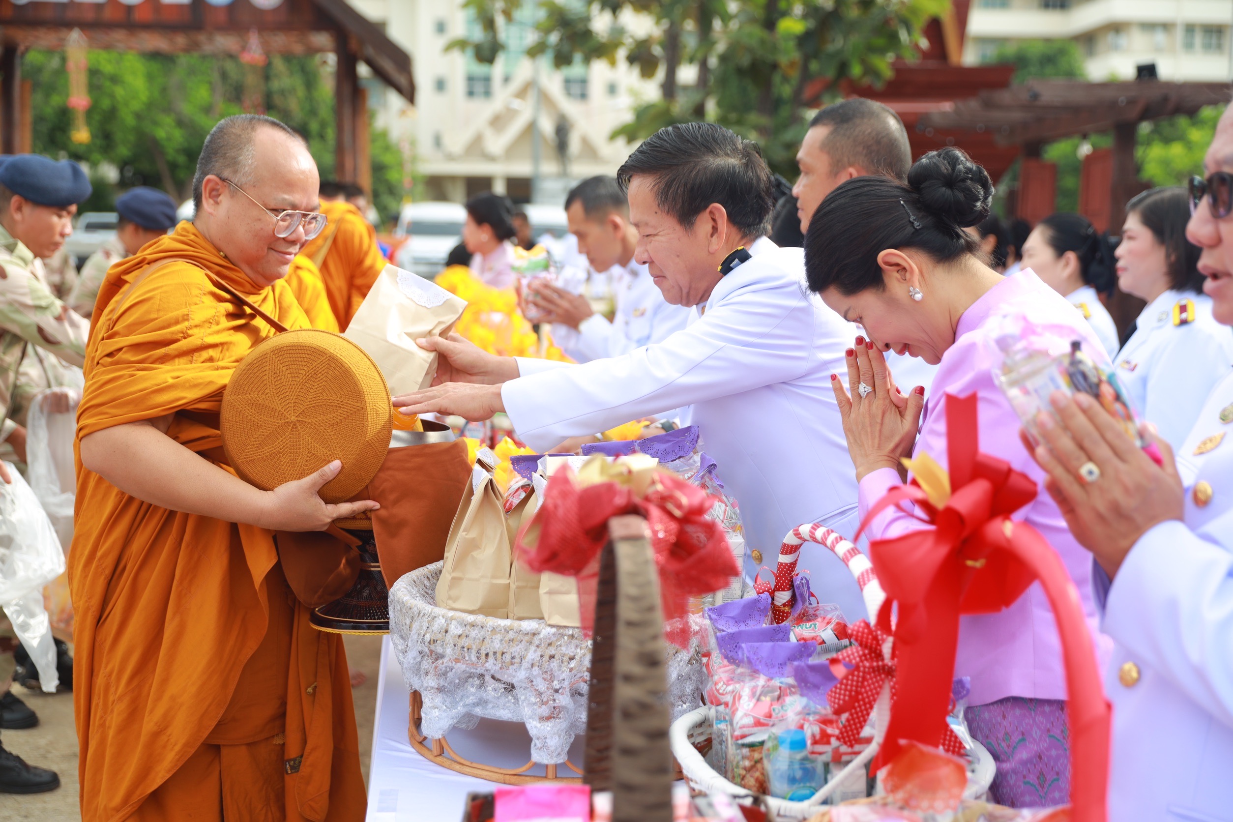 จังหวัดขอนแก่น : จัดพิธีเจริญพระพุทธมนต์ถวายพระพรชัยมงคล และทำบุญตักบาตรถวายพระกุศล เนื่องในโอกาสวันคล้ายวันประสูติ พระเจ้าวรวงศ์เธอ พระองค์เจ้าโสมสวลี กรมหมี่นสุทธนารีนาถ 13 กรกฎาคม 2567