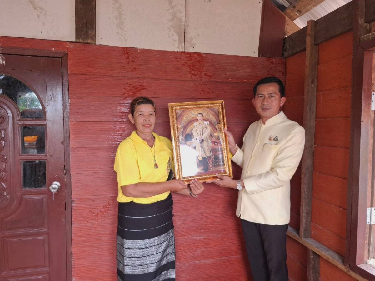 จังหวัดขอนแก่น : คณะกรรมการกองบุญแห่งการให้อำเภอเมืองขอนแก่น ร่วมกับสำนักงานเหล่ากาชาดจังหวัดขอนแก่น มอบบ้านตามโครงการ “กองบุญแห่งการให้อำเภอเมืองขอนแก่น”
