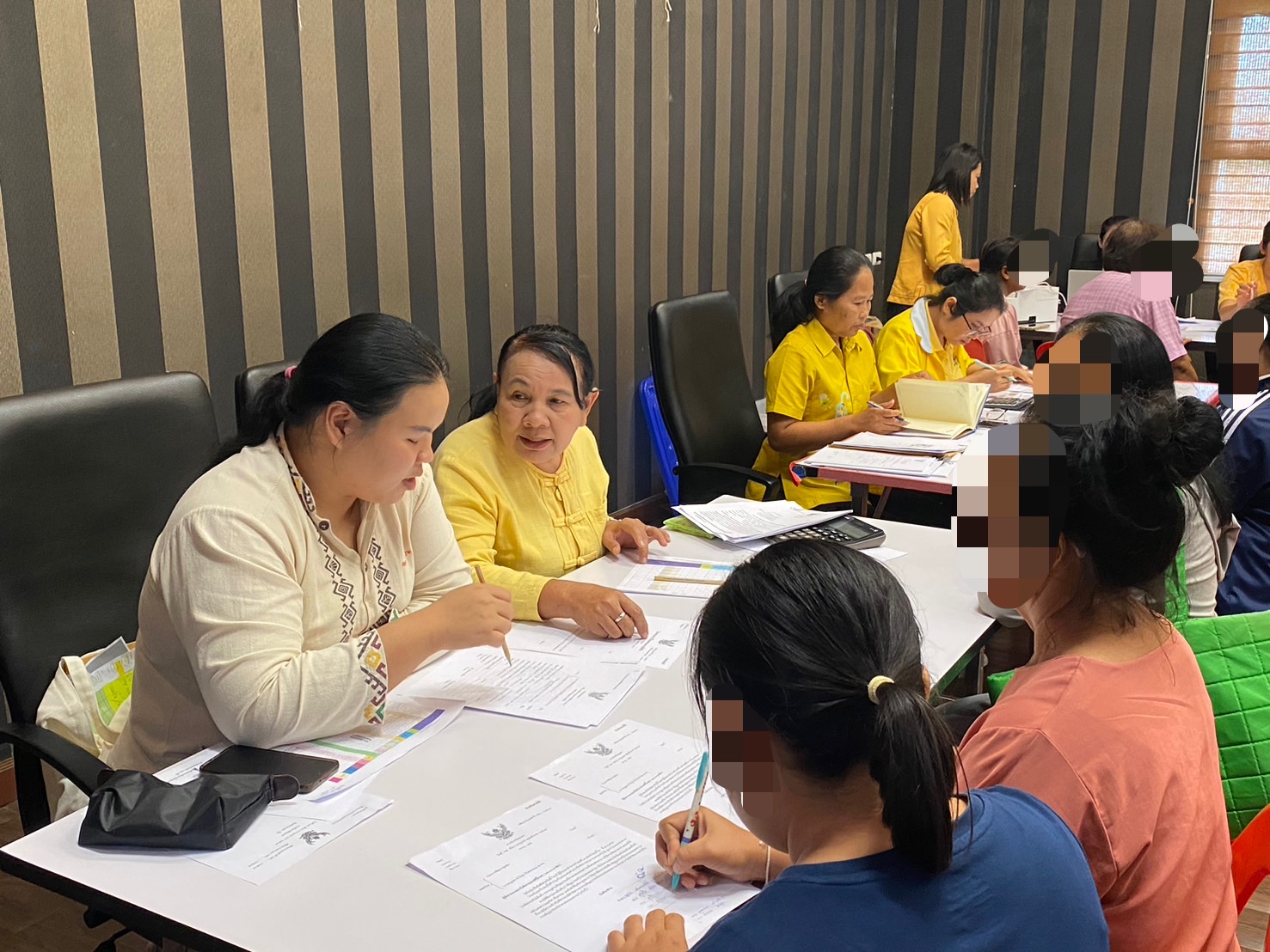 พช.ขอนแก่น ร่วมกับ ศาลจังหวัดชุมแพ จัดกิจกรรมไกล่เกลี่ยแก้หนี้ค้างชำระกองทุนพัฒนาบทบาทสตรี
