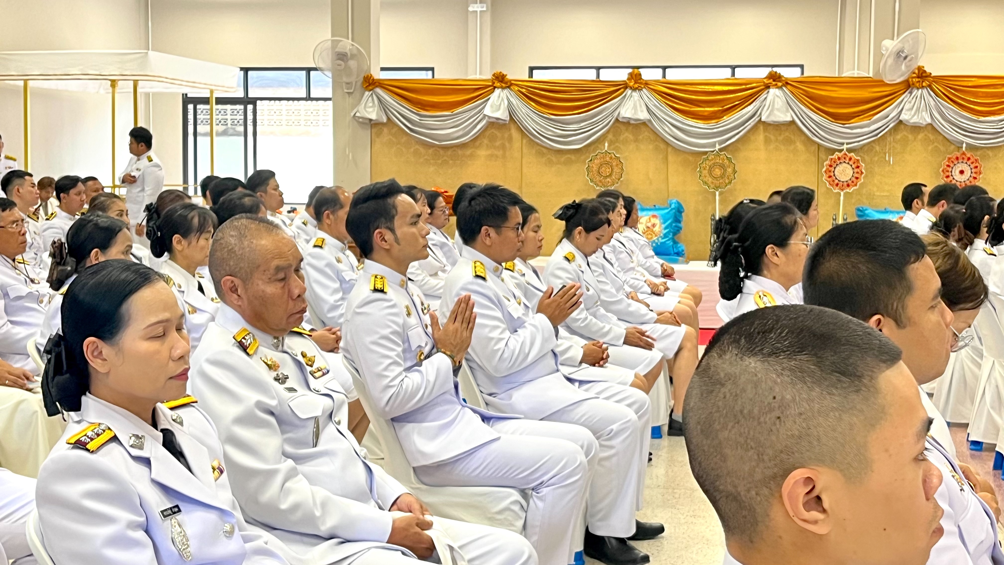 พช.ขอนแก่น : ร่วมพิธีบำเพ็ญกุศลถวายพระราชกุศลแด่ พระบาทสมเด็จพระจอมเกล้าเจ้าอยู่หัว พระสยามเทวมหามกุฏวิทยมหาราช เนื่องในอภิลักขิตสมัย 200 ปี นับแต่ทรงพระผนวช