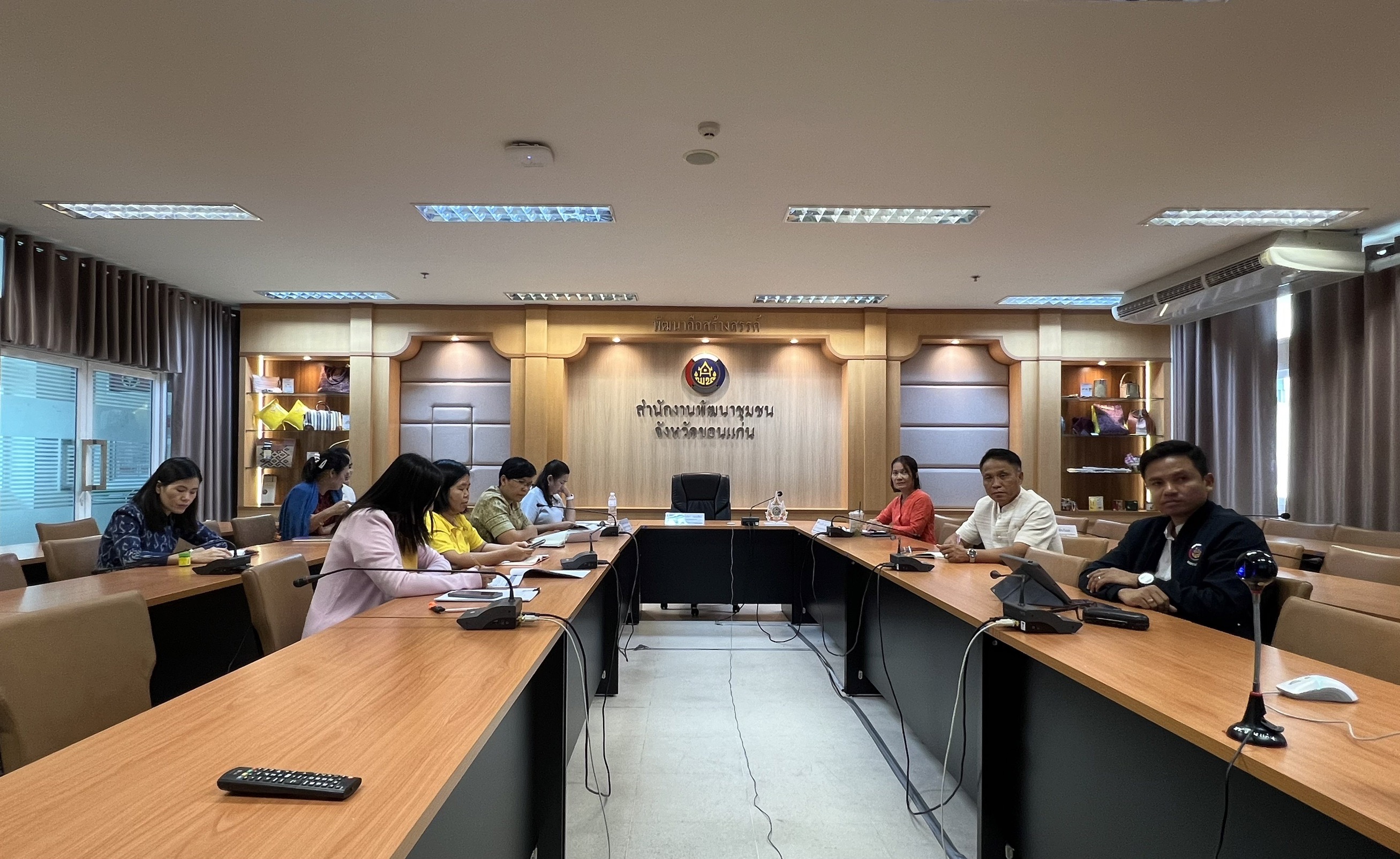 พช.ขอนแก่น : ร่วมประชุมซักซ้อมการขับเคลื่อนงานพัฒนาชุมชนตามข้อสั่งการอธิบดีกรมการพัฒนาชุมชน ผ่านระบบ Zoom Cloud Meeting เขตตรวจราชการที่ 12 กลุ่มจังหวัดภาคตะวันออกเฉียงเหนือตอนกลาง (กาฬสินธุ์ ขอนแก่น มหาสารคาม ร้อยเอ็ด)