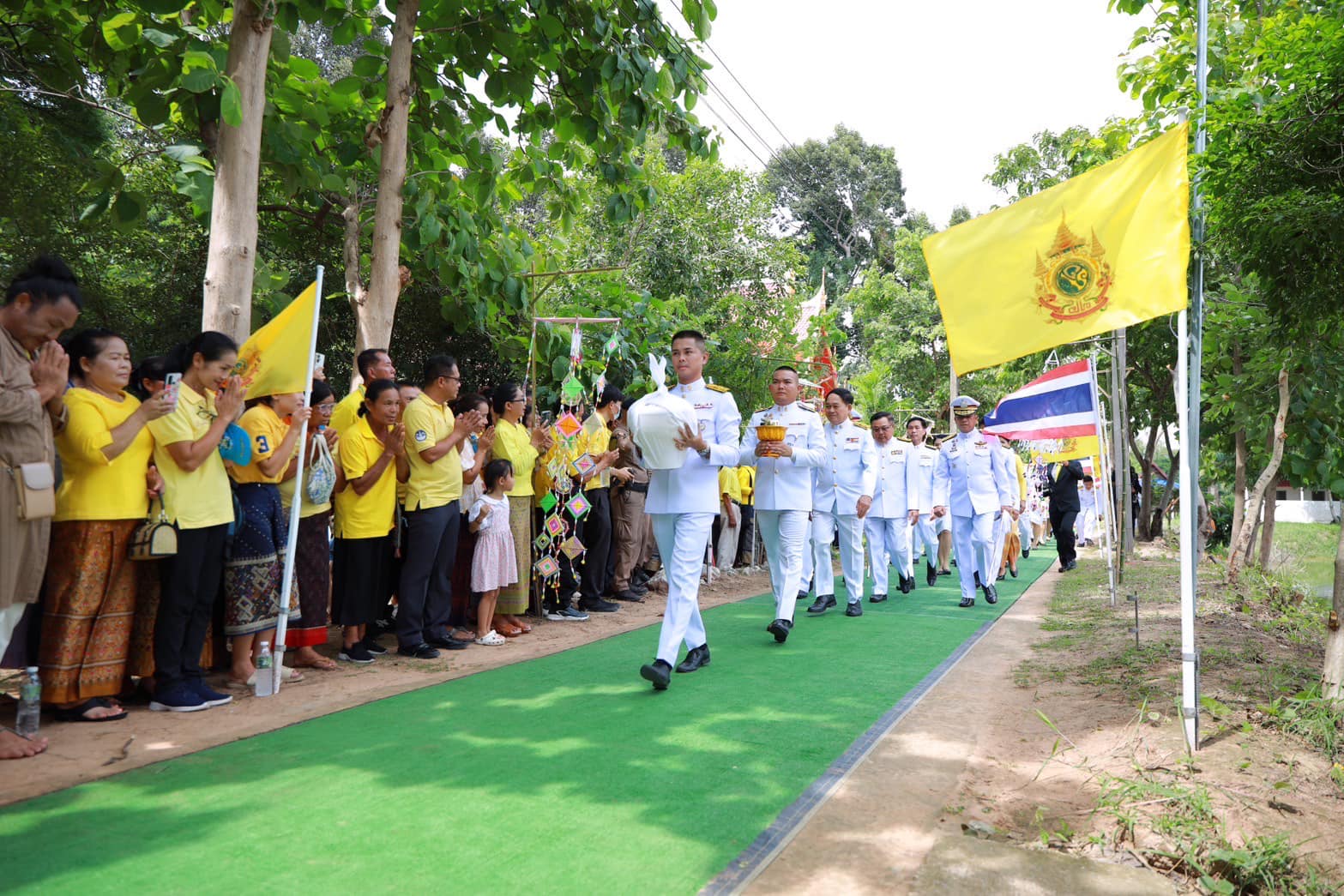 จังหวัดขอนแก่น : จัดพิธีพลีกรรมตักน้ำจากแหล่งน้ำศักดิ์สิทธิ์ เพื่อใช้ในพิธีเสกน้ำพระพุทธมนต์ศักดิ์สิทธิ์ เนื่องในโอกาสพระราชพิธีมหามงคลเฉลิมพระชนมพรรษา 6 รอบ 28 กรกฎาคม 2567
