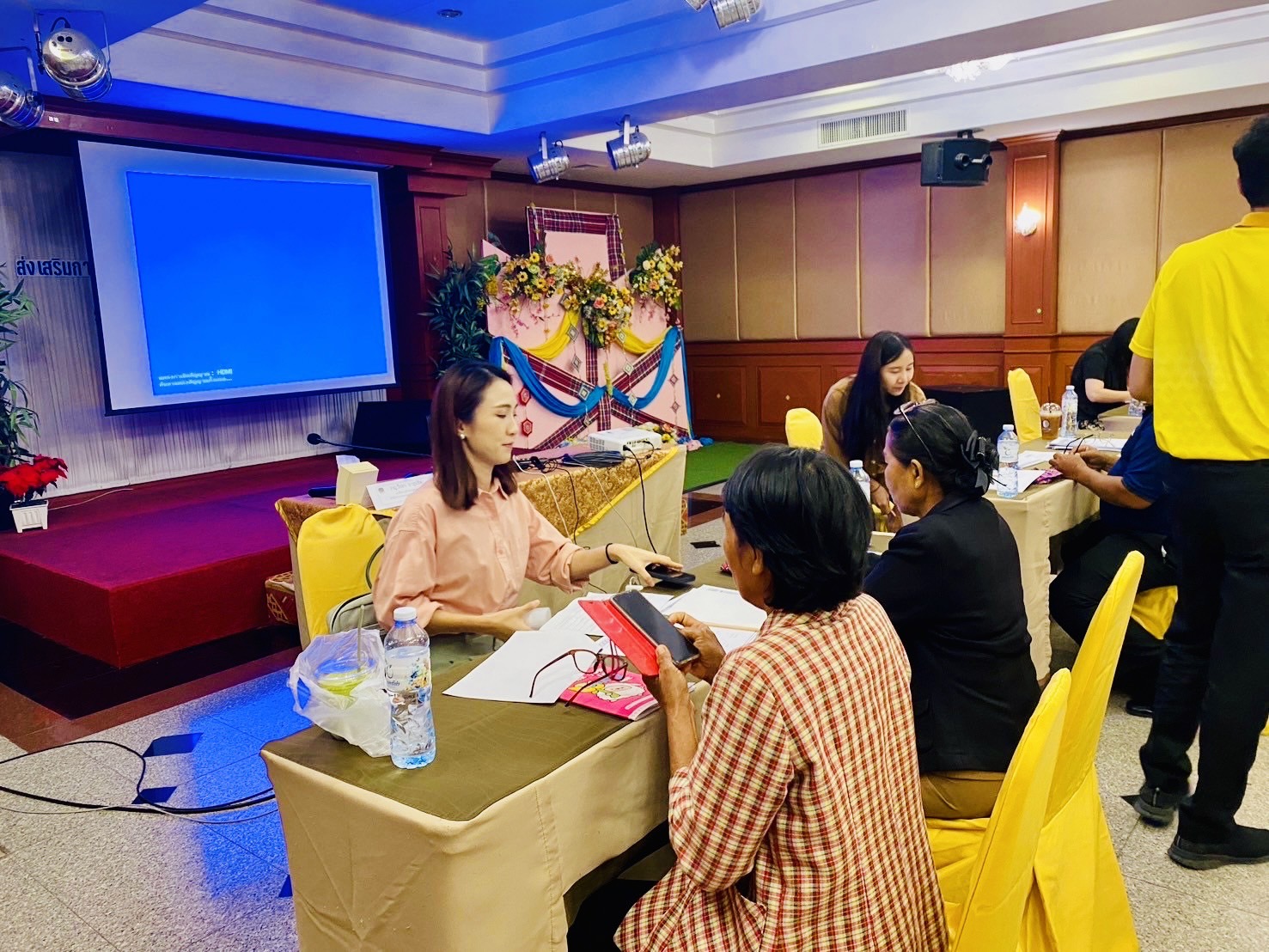จังหวัดขอนแก่น : ดำเนินโครงการประชุมเชิงปฏิบัติการส่งเสริมการสร้างรายได้จากกิจการอาหารปลอดภัยระดับจังหวัด ประจำปีงบประมาณ พ.ศ. 2567 ระหว่างวันที่ 11 –12 กรกฎาคม 2567 ณ ห้องอัพทาวน์ โรงแรมขอนแก่นโฮเต็ล ตำบลในเมือง อำเภอเมืองขอนแก่น จังหวัดขอนแก่น