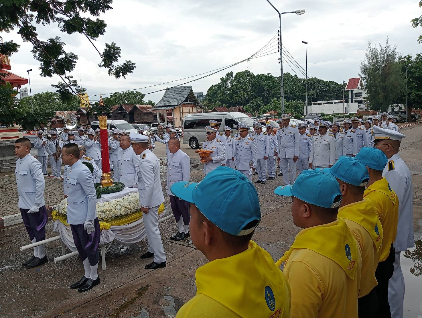 พช.ขอนแก่น : ร่วมพิธีเชิญเทียนพรรษาและผ้าอาบน้ำฝนพระราชทาน ประจำปี พ.ศ. 2567