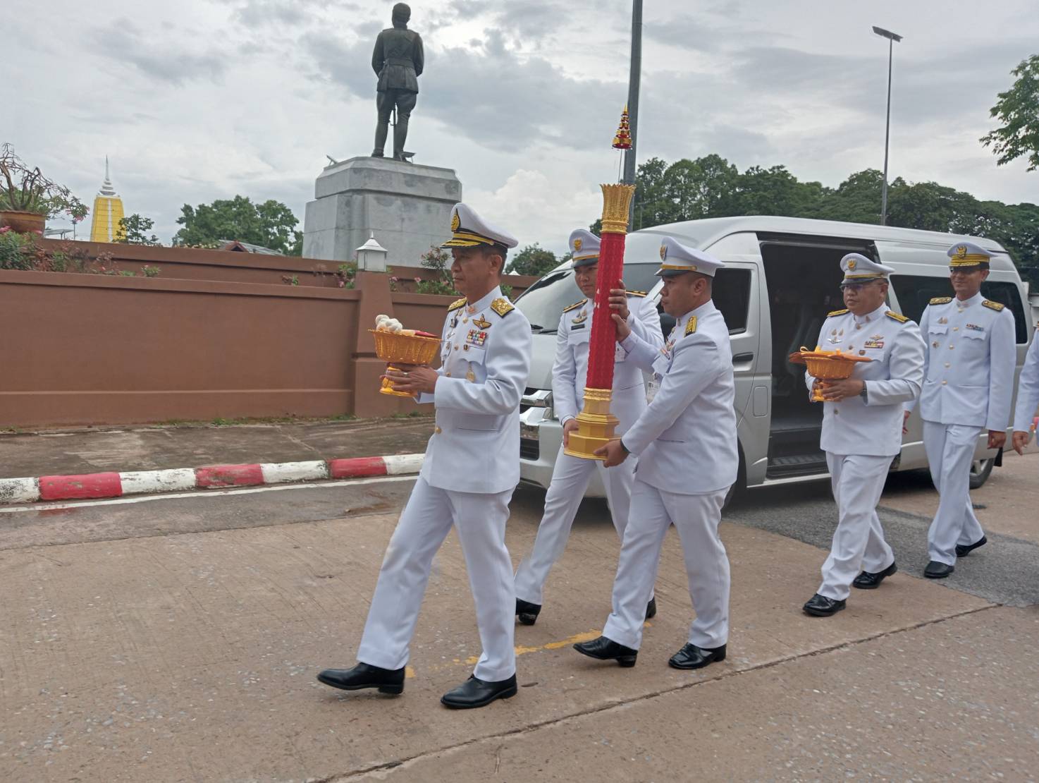 พช.ขอนแก่น : ร่วมพิธีเชิญเทียนพรรษาและผ้าอาบน้ำฝนพระราชทาน ประจำปี พ.ศ. 2567