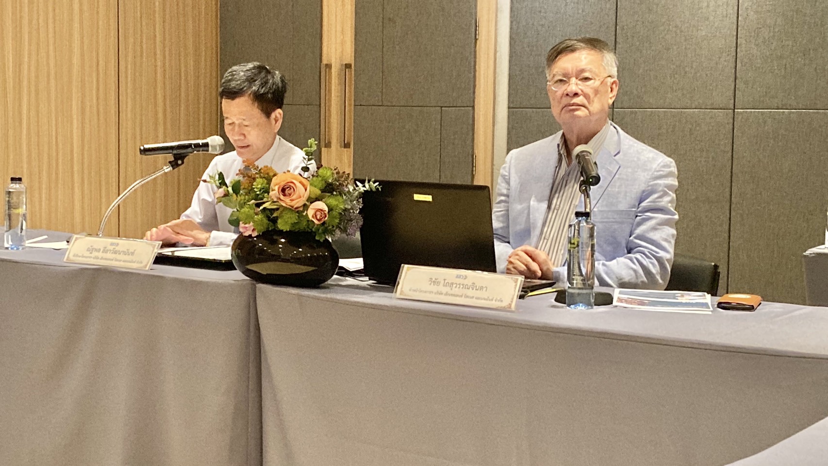 สำนักงานพัฒนาชุมชนจังหวัดขอนแก่น ร่วมประชุมระดมความคิดเห็น (Focus Group) จากผู้มีส่วนเกี่ยวข้องการท่องเที่ยวภายใต้แนวคิดที่เป็นมิตรกับสิ่งแวดล้อม โดยสำนักงานส่งเสริมวิสาหกิจขนาดกลางและขนาดย่อม (สสว.)