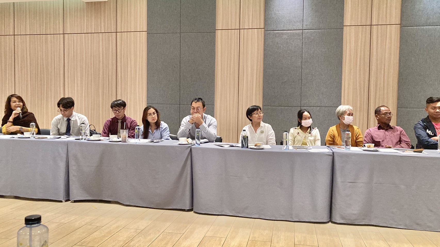 สำนักงานพัฒนาชุมชนจังหวัดขอนแก่น ร่วมประชุมระดมความคิดเห็น (Focus Group) จากผู้มีส่วนเกี่ยวข้องการท่องเที่ยวภายใต้แนวคิดที่เป็นมิตรกับสิ่งแวดล้อม โดยสำนักงานส่งเสริมวิสาหกิจขนาดกลางและขนาดย่อม (สสว.)