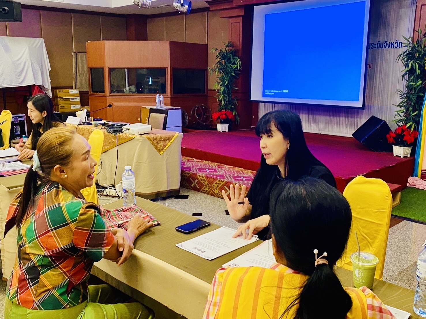 จังหวัดขอนแก่น : ดำเนินโครงการประชุมเชิงปฏิบัติการส่งเสริมการสร้างรายได้จากกิจการอาหารปลอดภัยระดับจังหวัด ประจำปีงบประมาณ พ.ศ. 2567 ระหว่างวันที่ 11 –12 กรกฎาคม 2567 ณ ห้องอัพทาวน์ โรงแรมขอนแก่นโฮเต็ล ตำบลในเมือง อำเภอเมืองขอนแก่น จังหวัดขอนแก่น