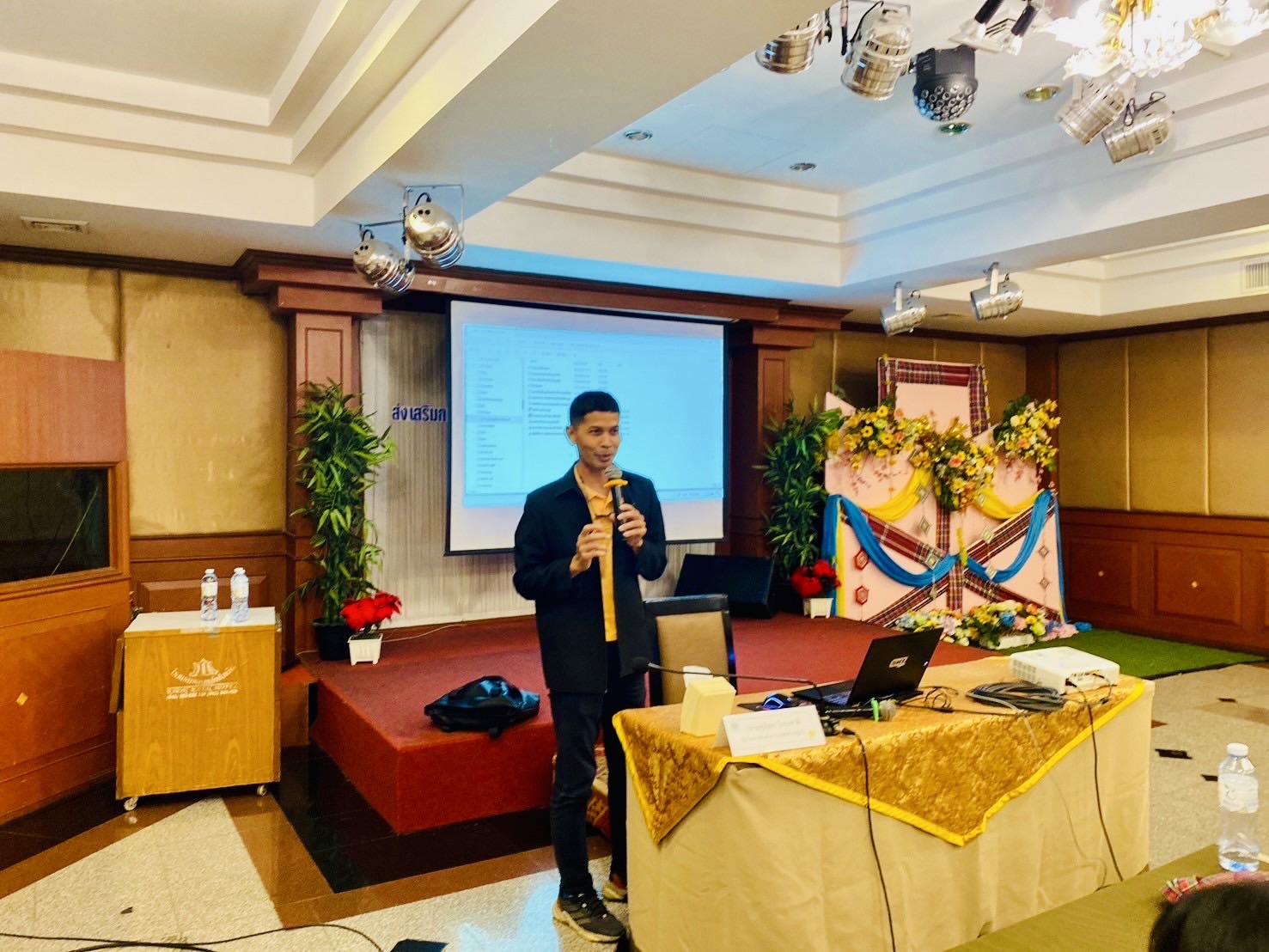 จังหวัดขอนแก่น : ดำเนินโครงการประชุมเชิงปฏิบัติการส่งเสริมการสร้างรายได้จากกิจการอาหารปลอดภัยระดับจังหวัด ประจำปีงบประมาณ พ.ศ. 2567 ระหว่างวันที่ 11 –12 กรกฎาคม 2567 ณ ห้องอัพทาวน์ โรงแรมขอนแก่นโฮเต็ล ตำบลในเมือง อำเภอเมืองขอนแก่น จังหวัดขอนแก่น