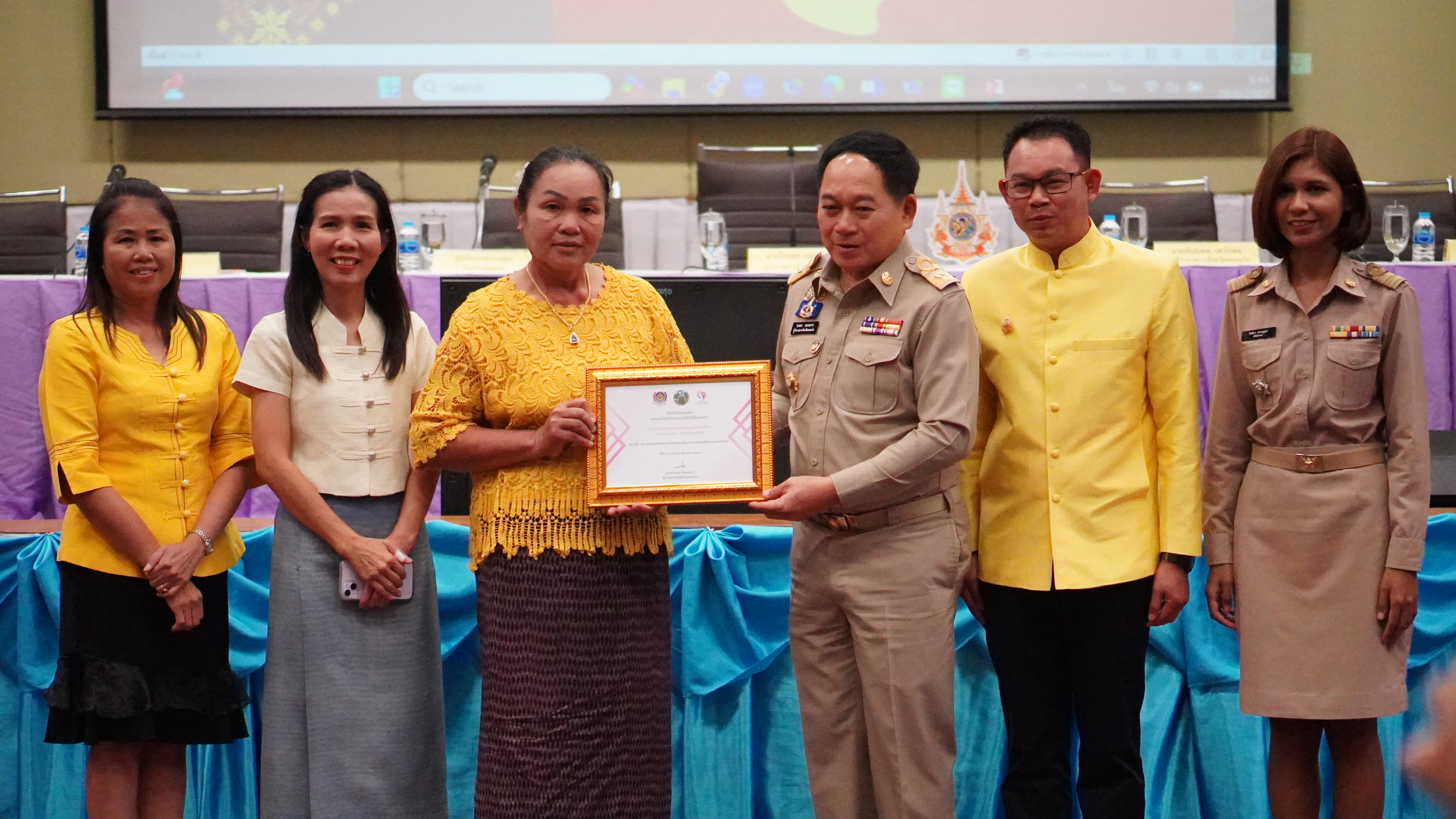 พช.ขอนแก่น : ร่วมประชุมกรมการจังหวัด หัวหน้าส่วนราชการ หัวหน้าหน่วยงานรัฐวิสาหกิจ จังหวัดขอนแก่น ครั้งที่ 8/2567