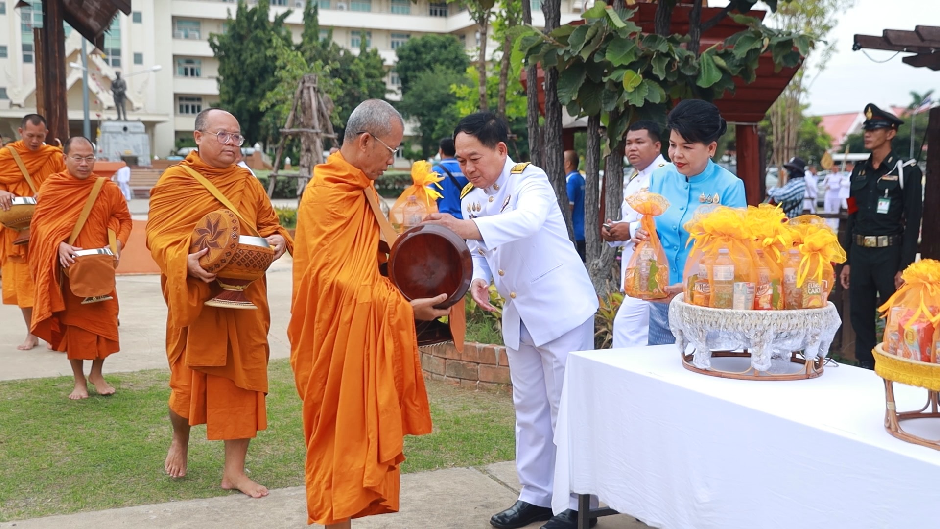 จังหวัดขอนแก่น : จัดพิธีเจริญพระพุทธมนต์และทำบุญตักบาตรถวายพระราชกุศล เนื่องในโอกาสวันเฉลิมพระชนมพรรษาสมเด็จพระนางเจ้าสิริกิติ์ พระบรมราชินีนาถ พระบรมราชชนนีพันปีหลวง 12 สิงหาคม 2567