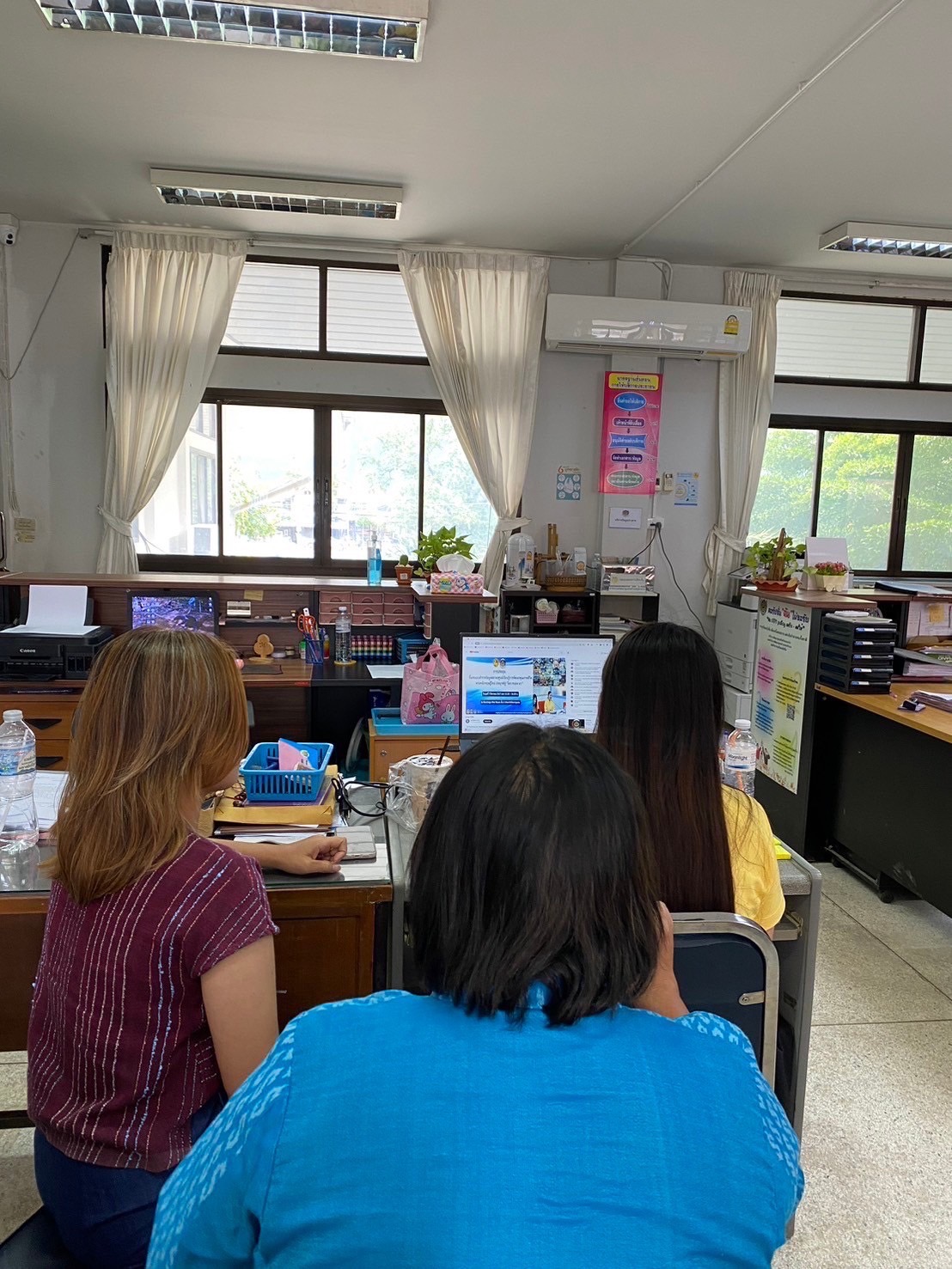 พช.ขอนแก่น : ร่วมประชุมชี้แจงแบบสำรวจข้อมูลศูนย์เรียนรู้การพัฒนาคุณภาพชีวิตตามหลักทฤษฎีใหม่ ประยุกต์สู่ “โคก หนอง นา” ผ่านระบบวิดีทัศน์ทางไกล (Conference)
