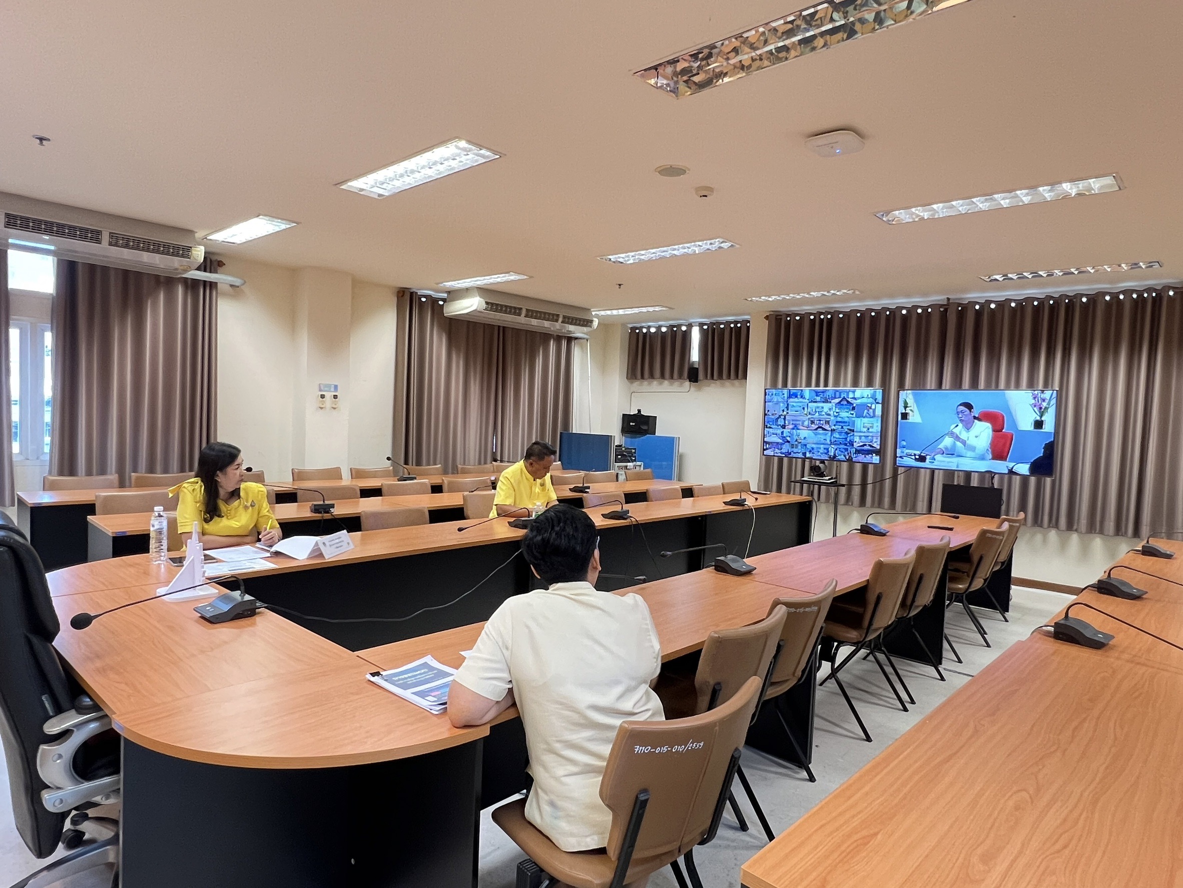 พช.ขอนแก่น : ร่วมประชุมชี้แจงแบบสำรวจข้อมูลศูนย์เรียนรู้การพัฒนาคุณภาพชีวิตตามหลักทฤษฎีใหม่ ประยุกต์สู่ “โคก หนอง นา” ผ่านระบบวิดีทัศน์ทางไกล (Conference)