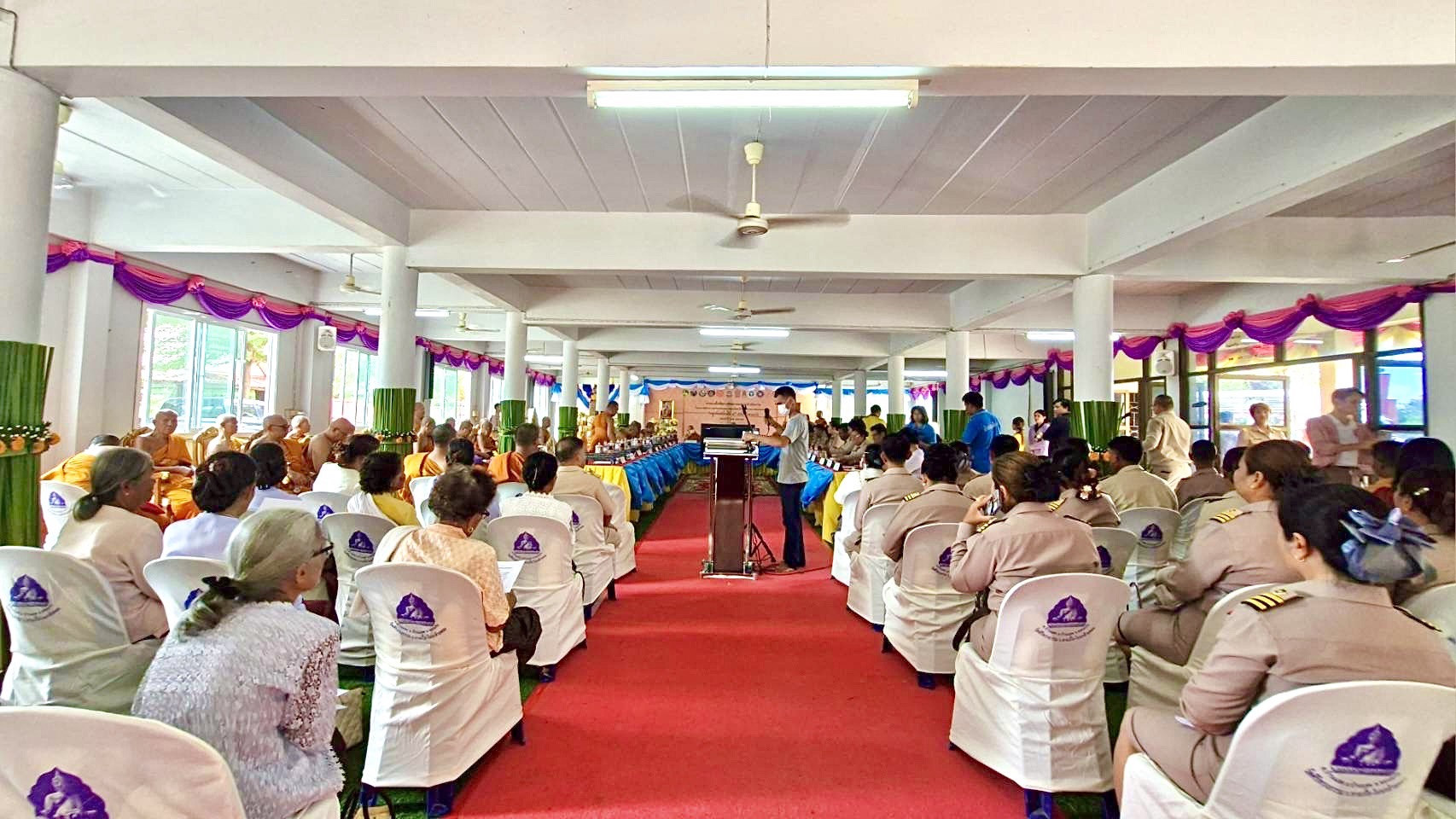 พช.ขอนแก่น : ร่วมลงพื้นที่ตรวจเยี่ยม และตรวจติดตามการดำเนินงานโครงการสร้างความปรองดองสมานฉันท์ โดยใช้หลักธรรมทางพระพุทธศาสนา หมู่บ้านรักษาศีล5 ประจำปีงบประมาณ พ.ศ. 2567