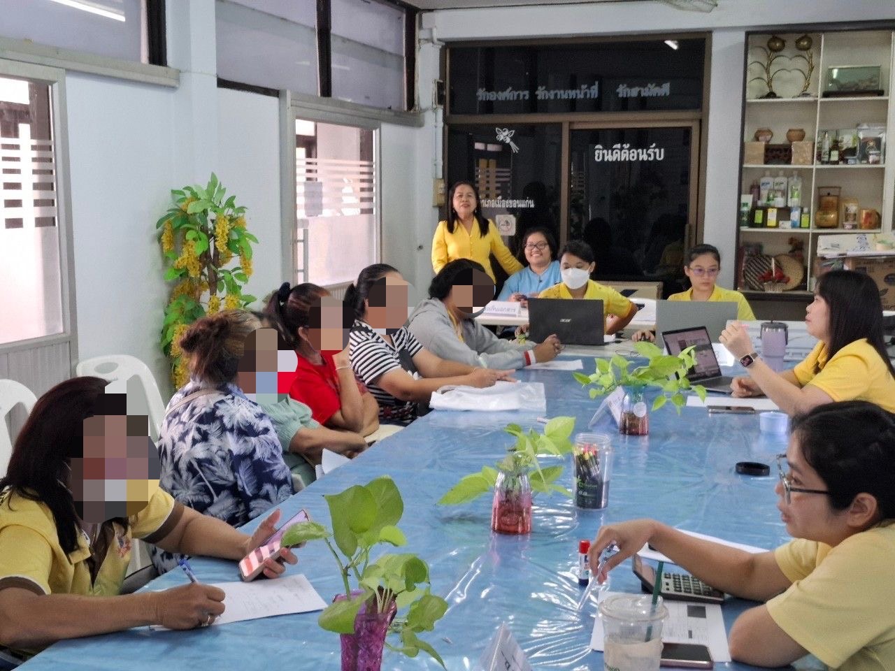 พช.ขอนแก่น : ลงพื้นที่ติดตามสนับสนุนการดำเนินงาน การบริหารจัดการหนี้ค้างชำระกองทุนพัฒนาบทบาทสตรี