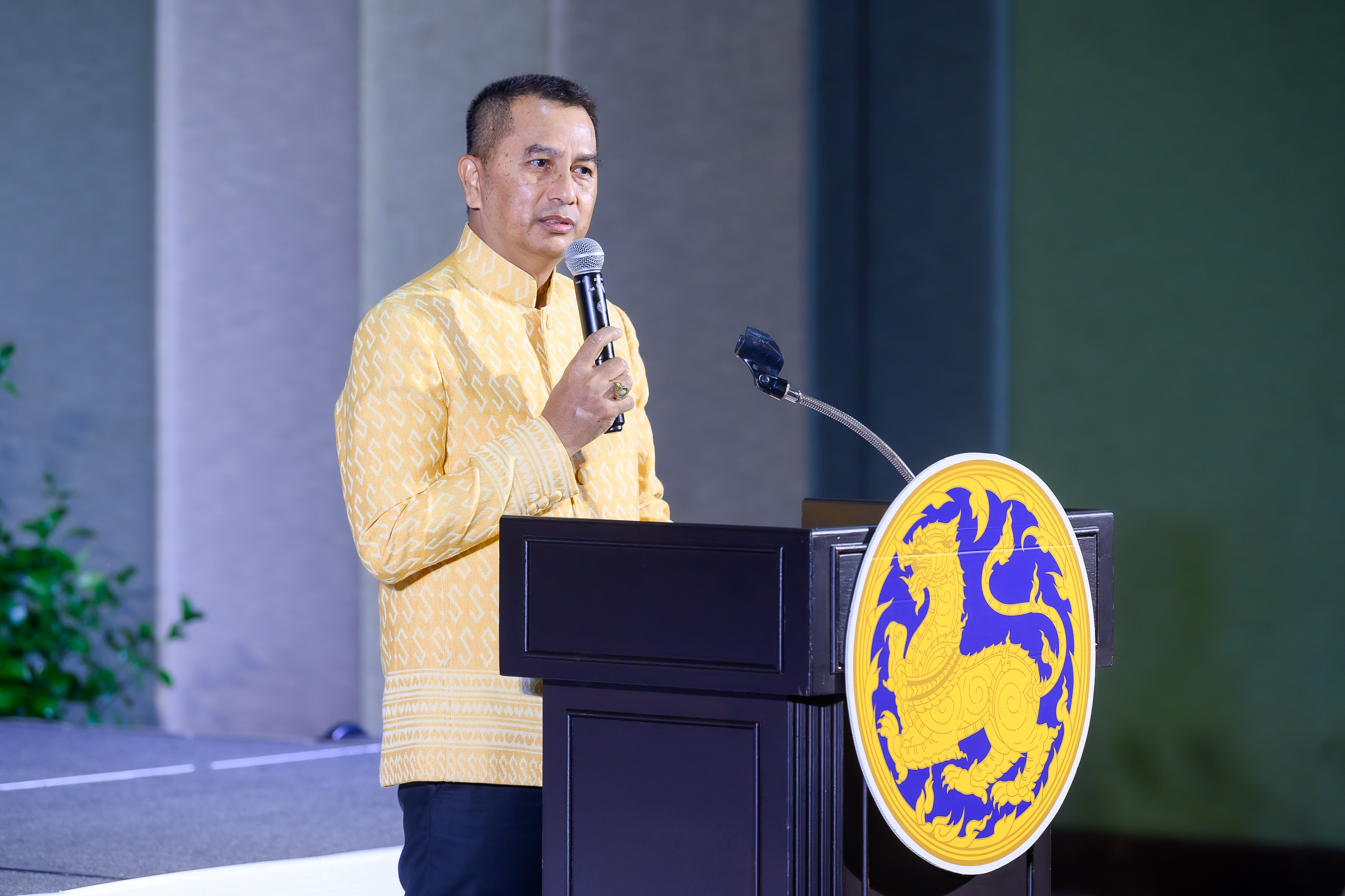 จังหวัดขอนแก่น : มหาดไทย สนองแนวพระดำริ “ผ้าไทยใส่ให้สนุก” ในสมเด็จพระเจ้าลูกเธอ เจ้าฟ้าสิริวัณณวรีฯ เปิดการประชุมเชิงปฏิบัติการสร้างการรับรู้และเผยแพร่พระอัจฉริยภาพทางด้านการยกระดับและพัฒนามรดกภูมิปัญญาผ้าและหัตถกรรมไทยตามพระดำริ สมเด็จพระเจ้าลูกเธอ เจ้าฟ้าสิริวัณณวรี นารีรัตนราชกัญญา ครั้งที่ 5