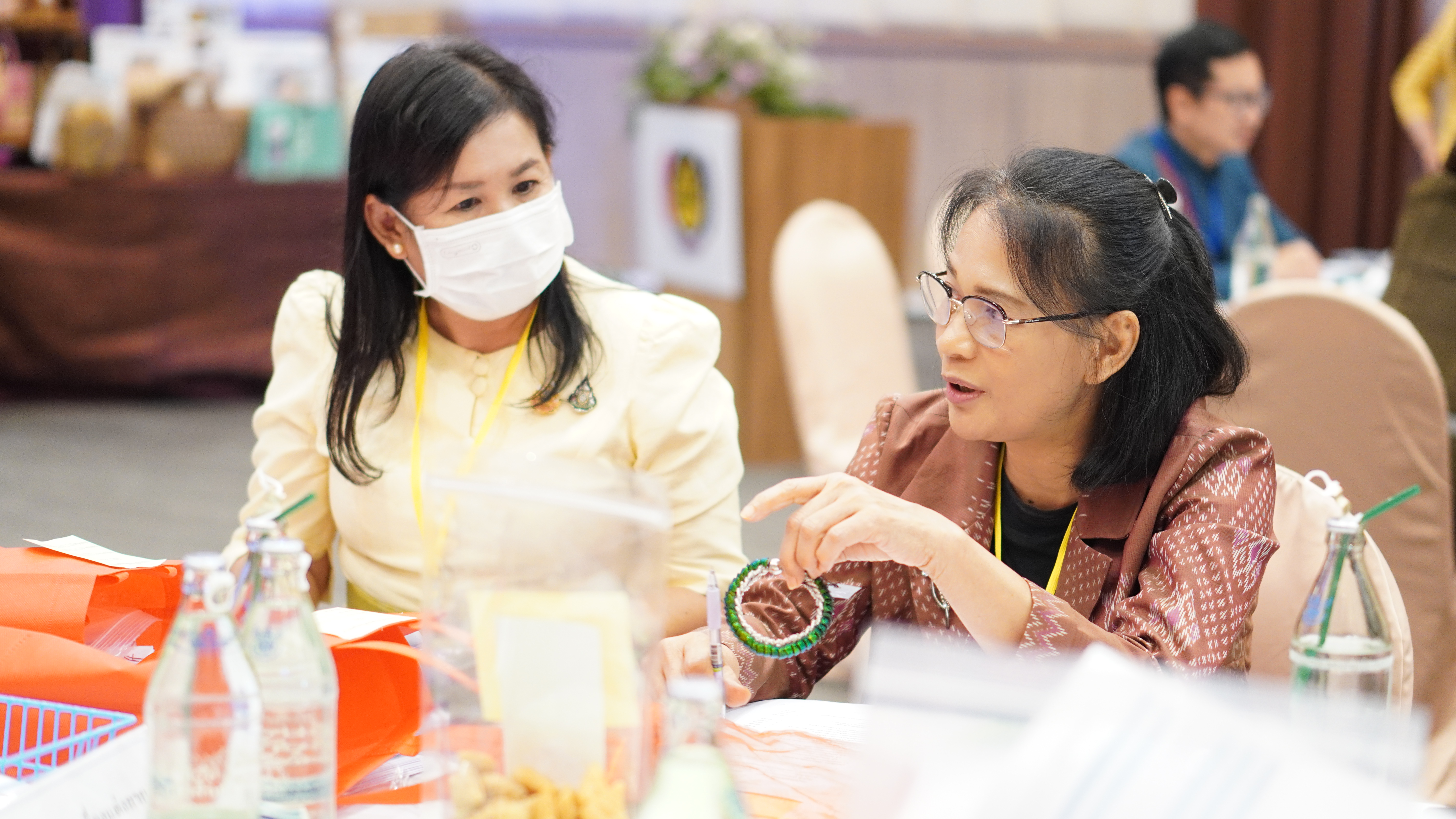 จังหวัดขอนแก่น : รองผู้ว่าราชการจังหวัดขอนแก่น (นายพันธ์เทพ เสาโกศล) เป็นประธานเปิดงาน การคัดสรรสุดยอดหนึ่งตำบล หนึ่งผลิตภัณฑ์ไทย จังหวัดขอนแก่น ประจำปี 2567 (OTOP Product Champion : OPC)