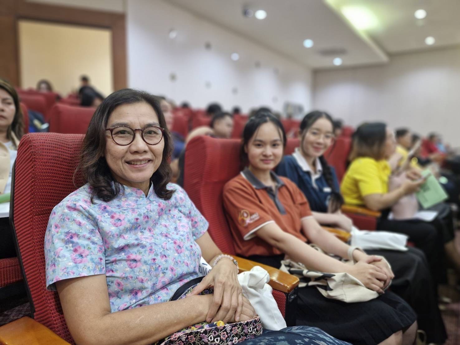พช.ขอนแก่น : ฝึกอบรมการพัฒนาทักษะการใช้ Generative AI เพื่อเพิ่มประสิทธิภาพการบริการภาครัฐ