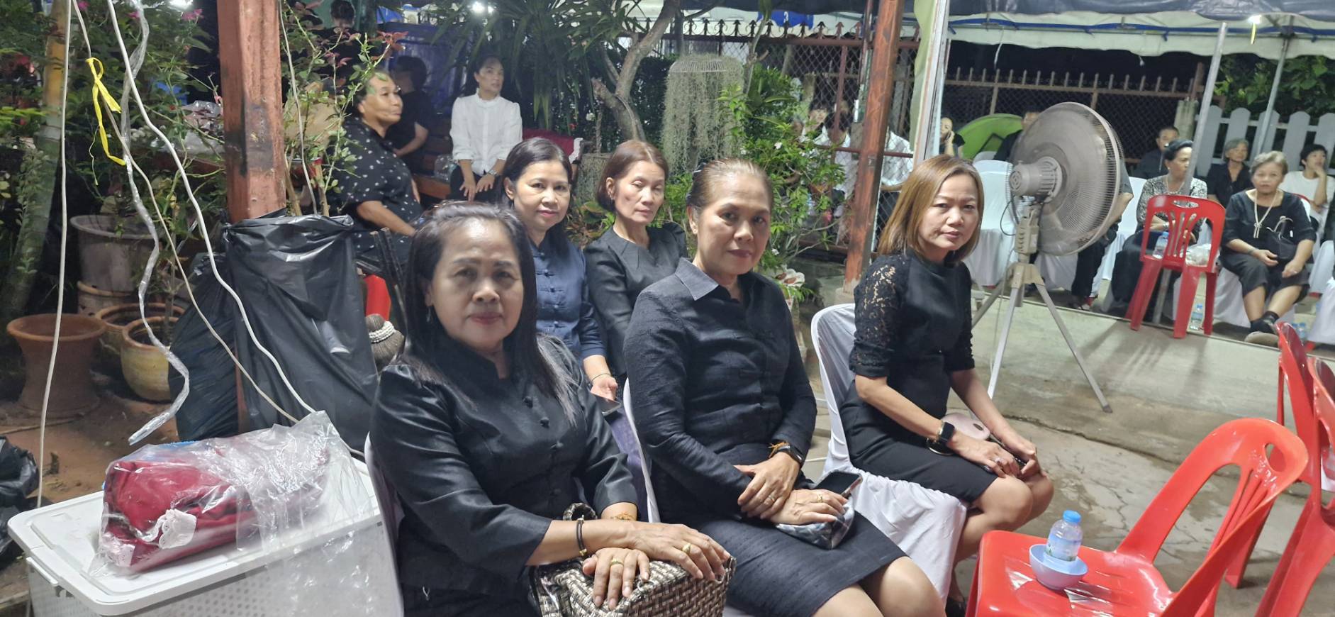 พช.ขอนแก่น : ร่วมเป็นเจ้าภาพฟังสวดพระอภิธรรม คุณแม่เปรมจิต ไชยสถิต มารดา ของนางอุมาวรรณ แก้วกรม นักวิชาการพัฒนาชุมชนชำนาญการ สำนักงานพัฒนาชุมชนอำเภอโนนศิลา