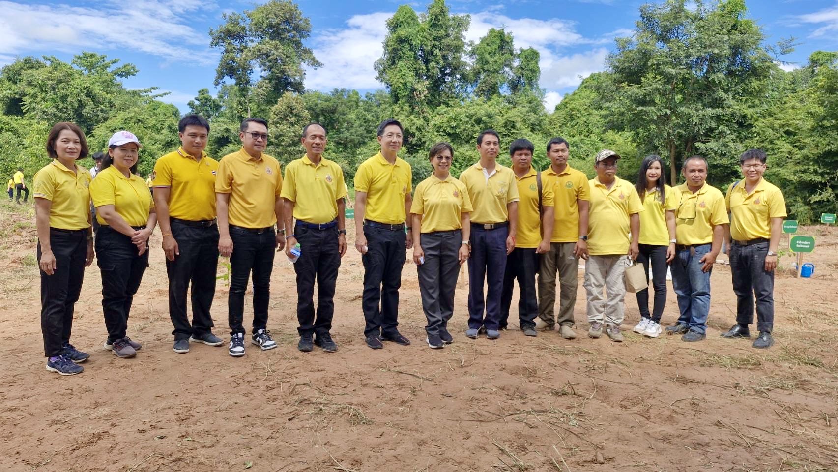 พช. ขอนแก่น ร่วมกิจกรรมโครงการปลูกต้นไม้ เฉลิมพระเกียรติพระบาทสมเด็จพระเจ้าอยู่หัว เนื่องในโอกาสพระราชพิธีมหามงคลเฉลิมพระชนมพรรษา 6 รอบ 28 กรกฎาคม 2567