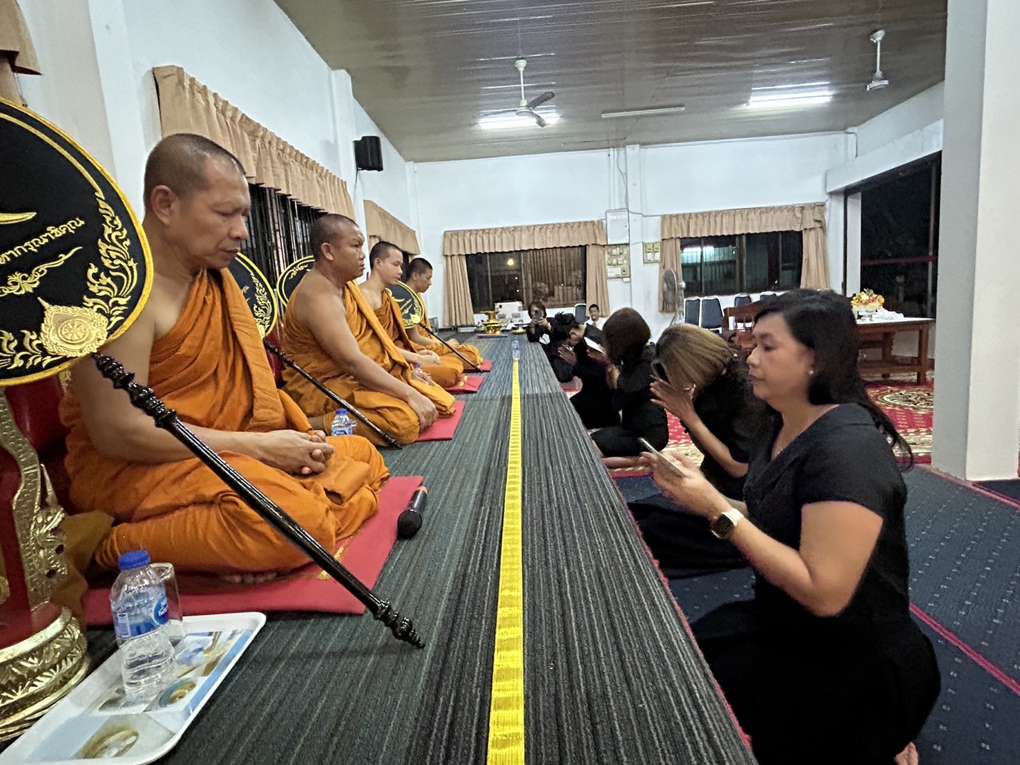 พช.ขอนแก่น : ร่วมฟังสวดอภิธรรมศพ นายเจียมศักดิ์ จันทร์โยธา สามี คุณเพลินพิศ โตคีรี ประธานเครือข่าย OTOP อำเภอหนองสองห้อง