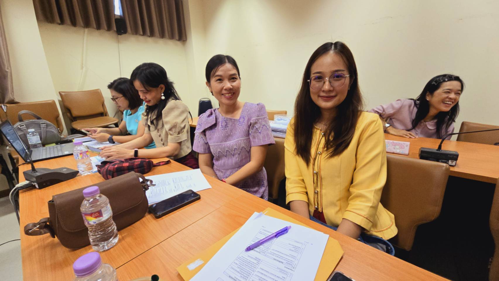 พช.ขอนแก่น : ร่วมประชุมชี้แจงการตรวงสอบและปรับปรุงข้อมูลการลงทะเบียนผู้ผลิต ผู้ประกอบการ OTOP และผู้ประกอบการ OTOP ชวนชิมในระบบ OTOP Big Data