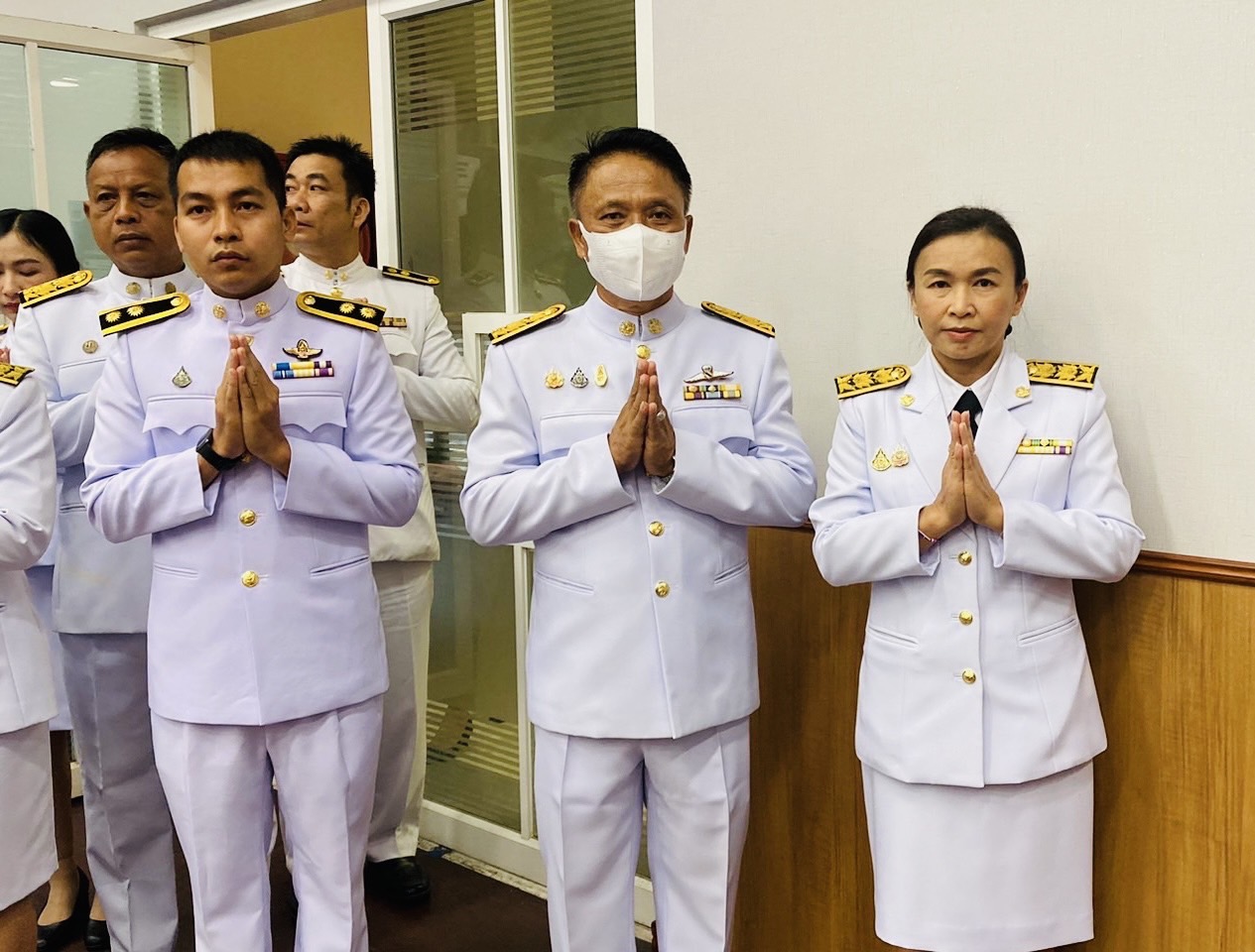 จังหวัดขอนแก่น : จัดกิจกรรมน้อมรำลึกในพระมหากรุณาธิคุณ พิธีสวดพระพุทธมนต์ถวายเป็นพระราชกุศล และวางพวงมาลาถวายราชสักการะเนื่องในโอกาส “วันนวมินทรมหาราช”วันคล้ายวันสวรรคต พระบาทสมเด็จพระบรมชนกาธิเบศร มหาภูมิพลอดุลยเดชมหาราช บรมนาถบพิตร
