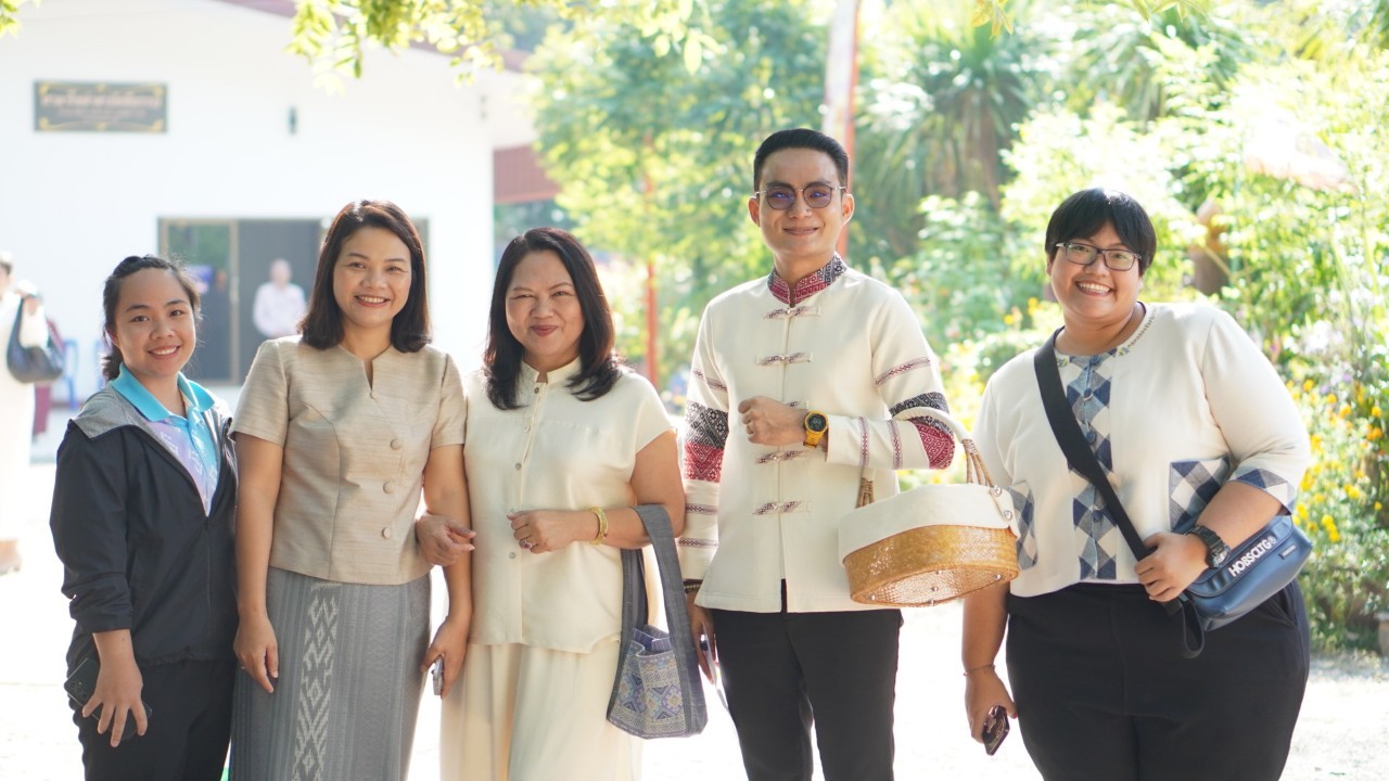 พช.ขอนแก่น : อธิบดีกรมการพัฒนาชุมชน (นายสยาม ศิริมงคล) ร่วมงานทอดมหากฐินสามัคคี วัดระหอกโพ ตำบลโนนศิลา อำเภอโนนศิลา จังหวัดขอนแก่น