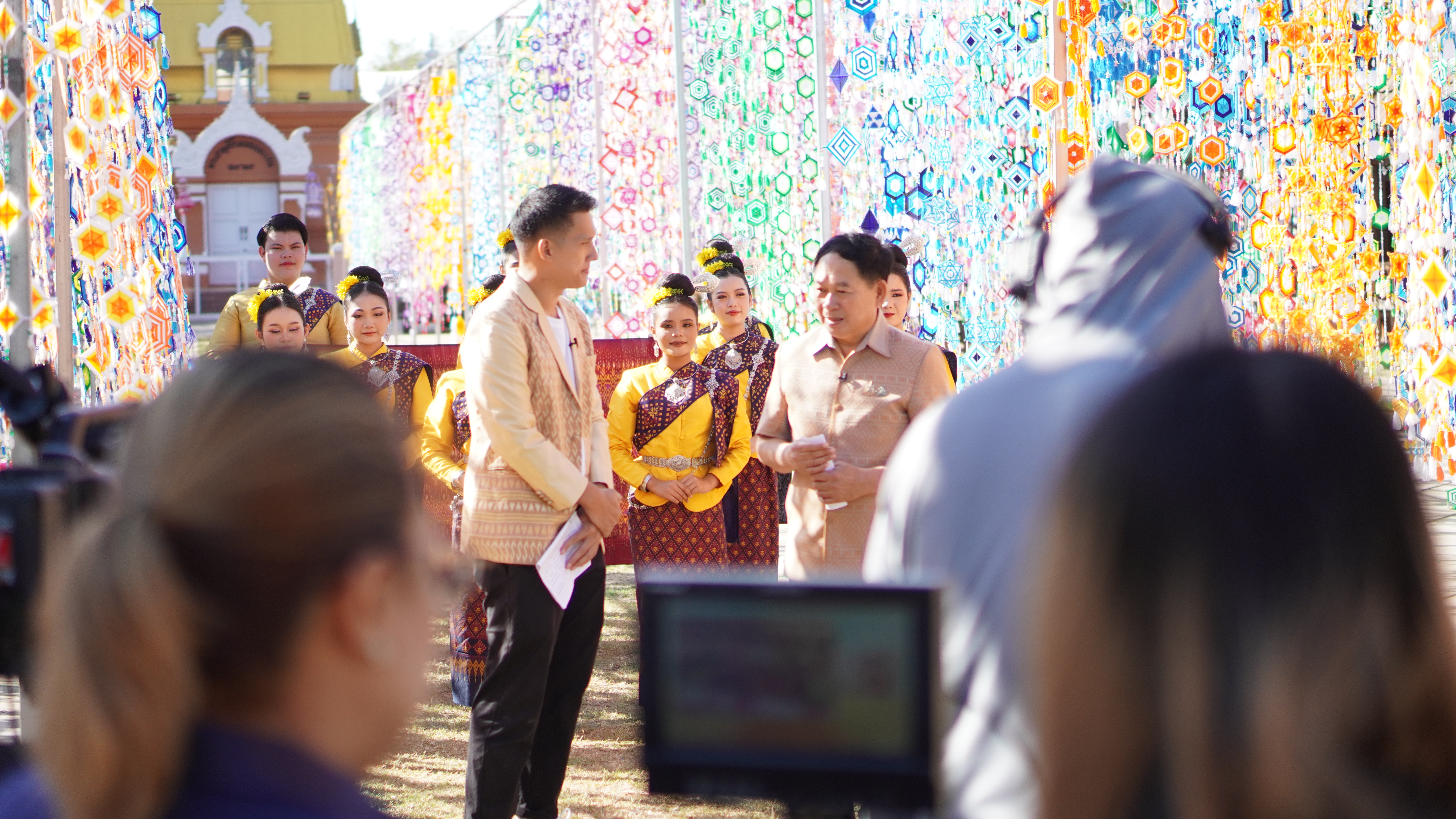 พช.ขอนแก่น : ร่วมสนับสนุนการถ่ายทอดสด ออกอากาศในรายการ “วันใหม่วาไรตี้” ทางช่องไทยพีบีเอส ณ เฮือนโบราณ วิถีไทบ้านขอนแก่น ศาลากลางจังหวัดขอนแก่น