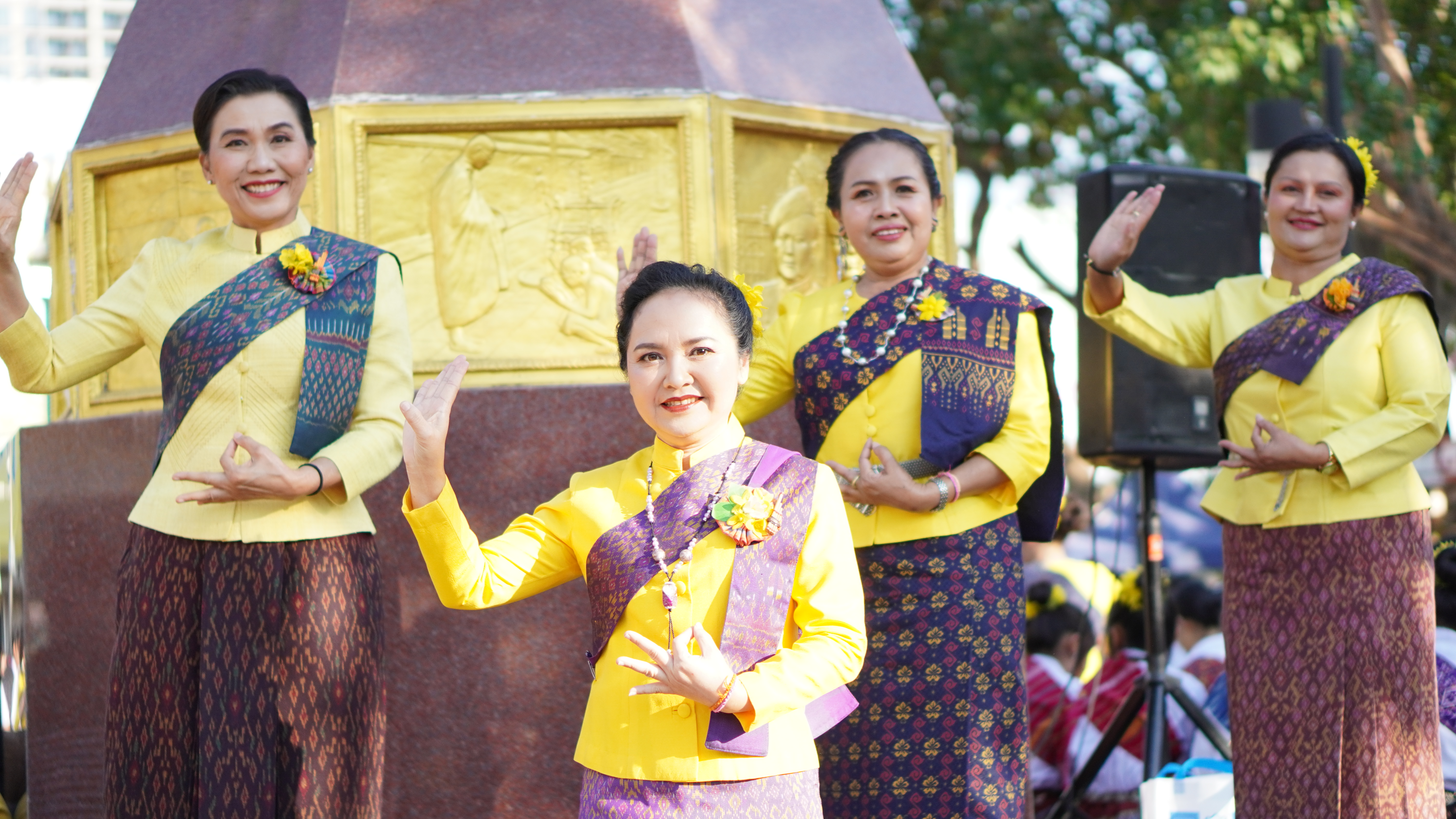 พช.ขอนแก่น : ร่วมพิธีรำบวงสรวง 10 สิ่งศักดิ์สิทธิ์คู่เมืองขอนแก่น ประจำปี 2567