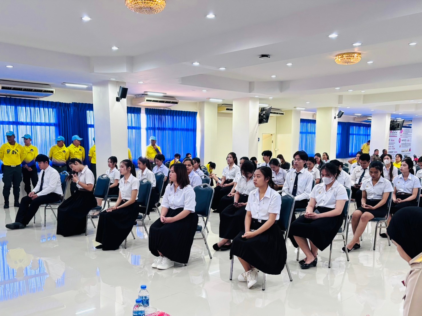 พช.ขอนแก่น : ร่วมพิธีมอบถุงยังชีพพระราชทานเพื่อการศึกษาสงเคราะห์ มูลนิธิราชประชานุเคราะห์ในพระบรมราชูปถัมภ์
