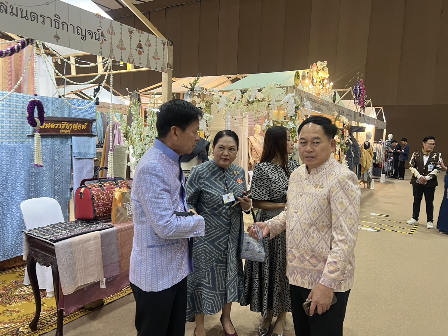 จังหวัดขอนแก่น : ร่วมงาน Silk Festival 2024 สู่การพัฒนาที่ยั่งยืน ภายใต้แนวคิด Silk Success Sustainability ต่อยอดภูมิปัญญาผ้าไทย เพื่อยกระดับสู่สากล และพัฒนาอย่างยั่งยืน จัดโดยกรมการพัฒนาชุมชน กระทรวงมหาดไทย