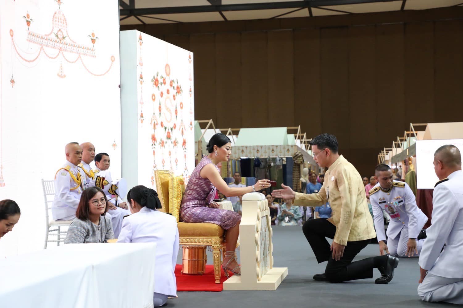 จังหวัดขอนแก่น : ร่วมงาน Silk Festival 2024 สู่การพัฒนาที่ยั่งยืน ภายใต้แนวคิด Silk Success Sustainability ต่อยอดภูมิปัญญาผ้าไทย เพื่อยกระดับสู่สากล และพัฒนาอย่างยั่งยืน จัดโดยกรมการพัฒนาชุมชน กระทรวงมหาดไทย