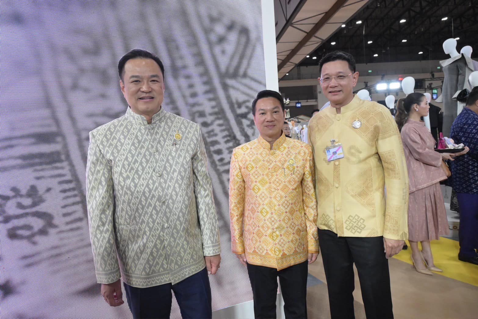 จังหวัดขอนแก่น : ร่วมงาน Silk Festival 2024 สู่การพัฒนาที่ยั่งยืน ภายใต้แนวคิด Silk Success Sustainability ต่อยอดภูมิปัญญาผ้าไทย เพื่อยกระดับสู่สากล และพัฒนาอย่างยั่งยืน จัดโดยกรมการพัฒนาชุมชน กระทรวงมหาดไทย