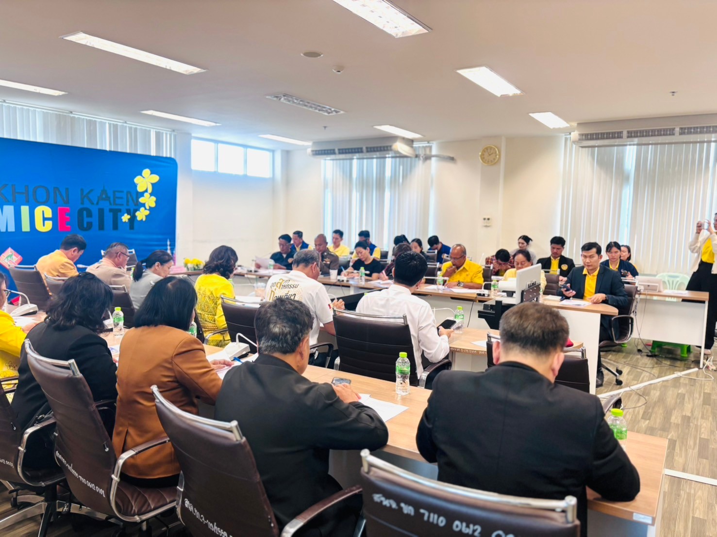 พช.ขอนแก่น : ร่วมประชุมเตรียมความพร้อมขบวนแห่ และพิธีเปิดงานเทศกาลไหมนานาชาติ ประเพณีผูกเสี่ยว งานกาชาดจังหวัดขอนแก่น และงานขอนแก่นซอฟต์พาวเวอร์ ประจำปี 2567